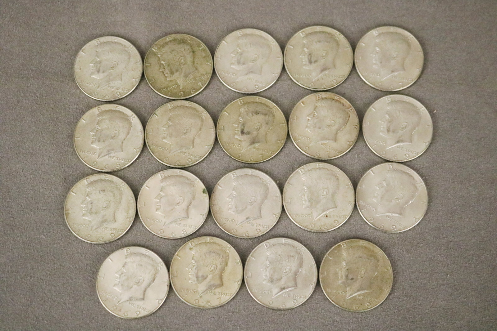 36 ASSORTED U.S. SILVER AND PARTIAL SILVER COINS 20th century Including two Peace dollars (1923, (1 of 9)