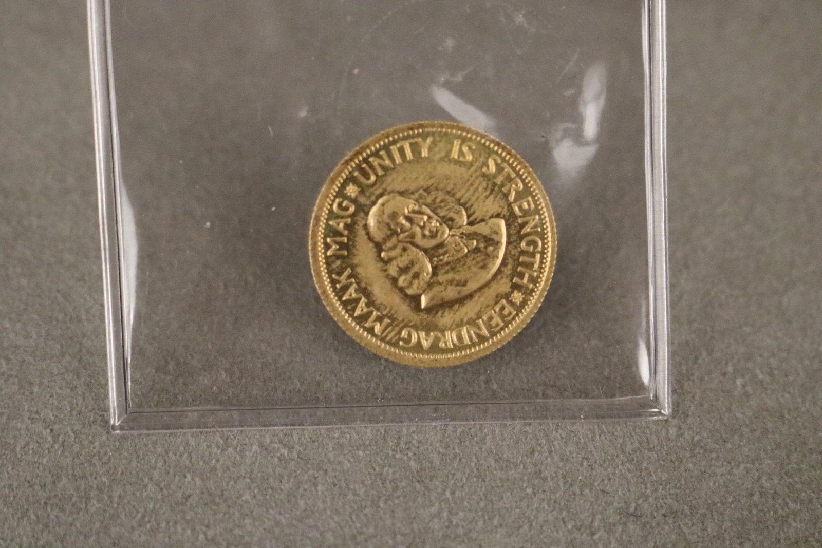 SOUTH AFRICAN 200 RAND GOLD COIN, 1980 (1 of 2)
