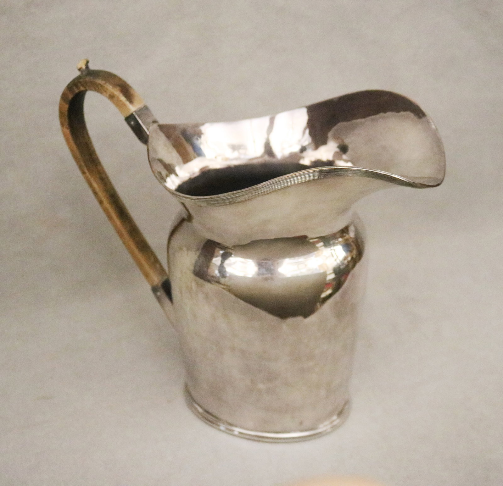 SHEFFIELD SILVER-ON-COPPER WATER PITCHER early 19th century - H: 10 1/2 in.. (1 of 6)