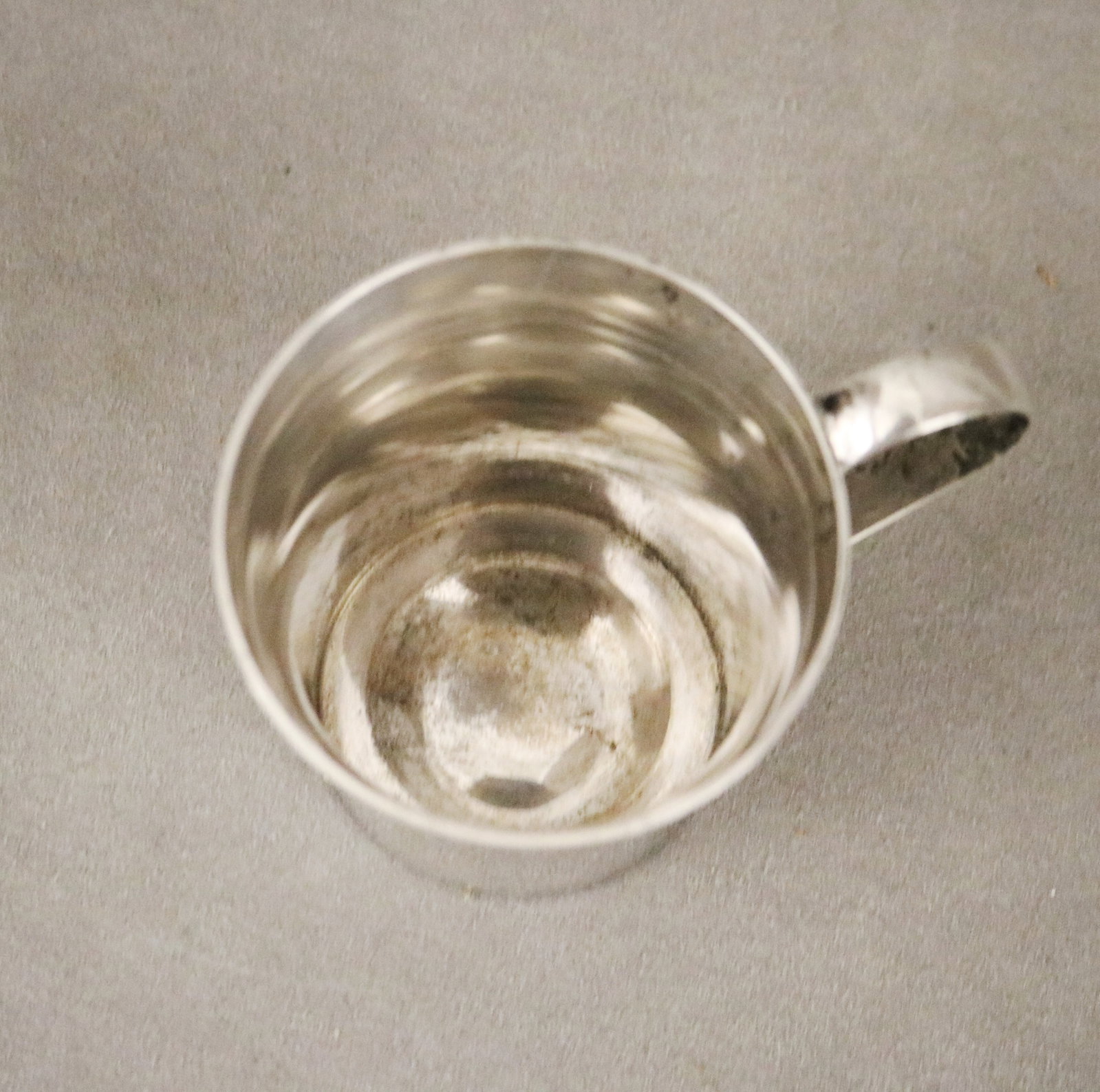 TWO STERLING SILVER TABLE ARTICLES - . - 4