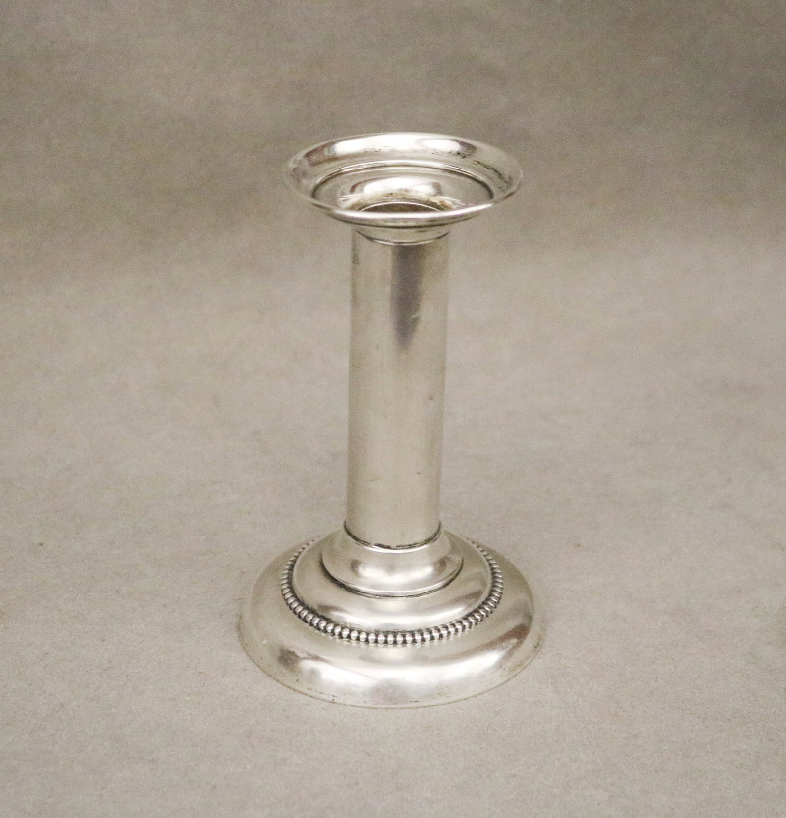 TWO STERLING SILVER TABLE ARTICLES - . - 6