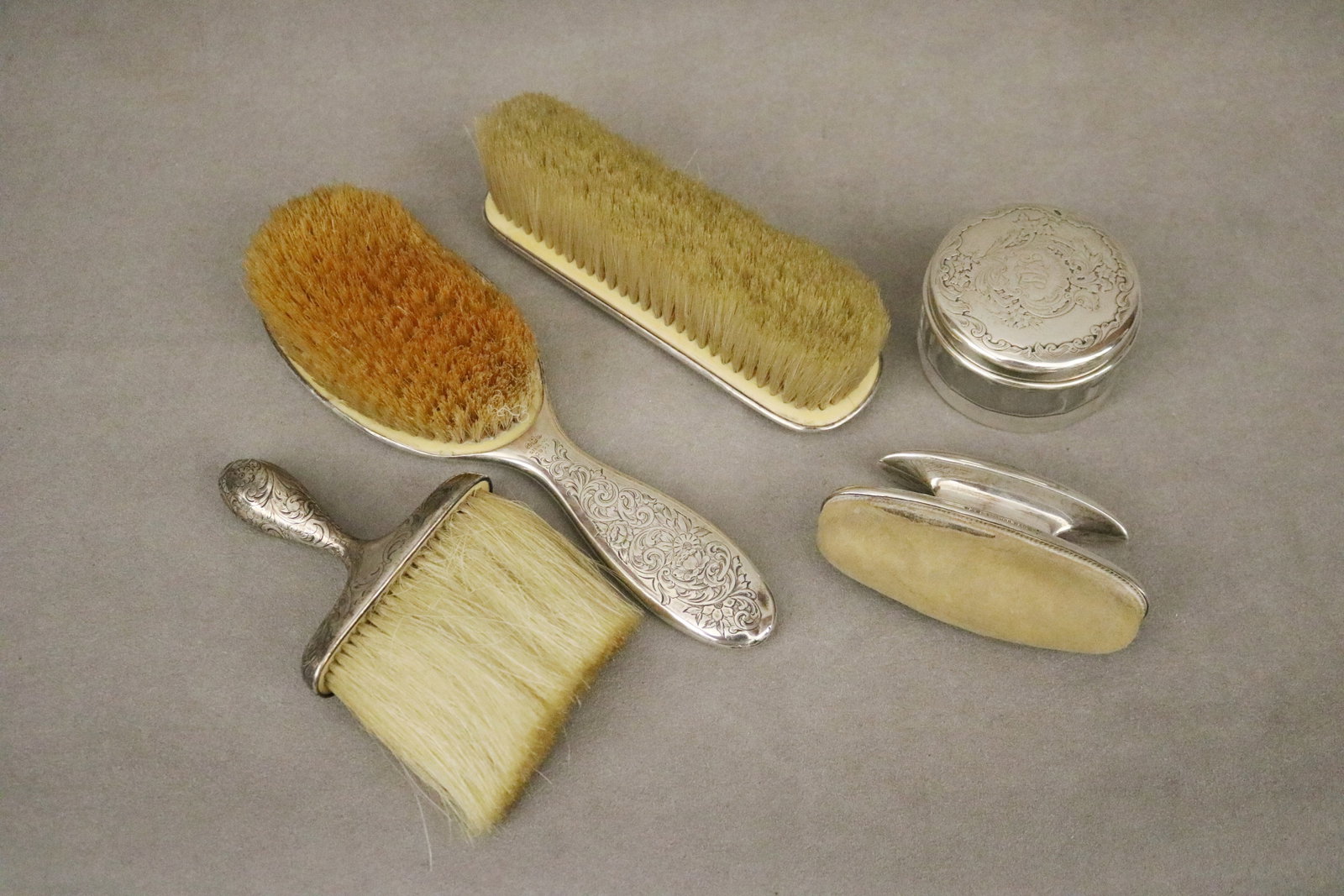 FIVE-PIECE GORHAM STERLING SILVER MOUNTED VANITY SET early 20th century - Jar lid, wt. 1.2 troy oz.. (1 of 5)