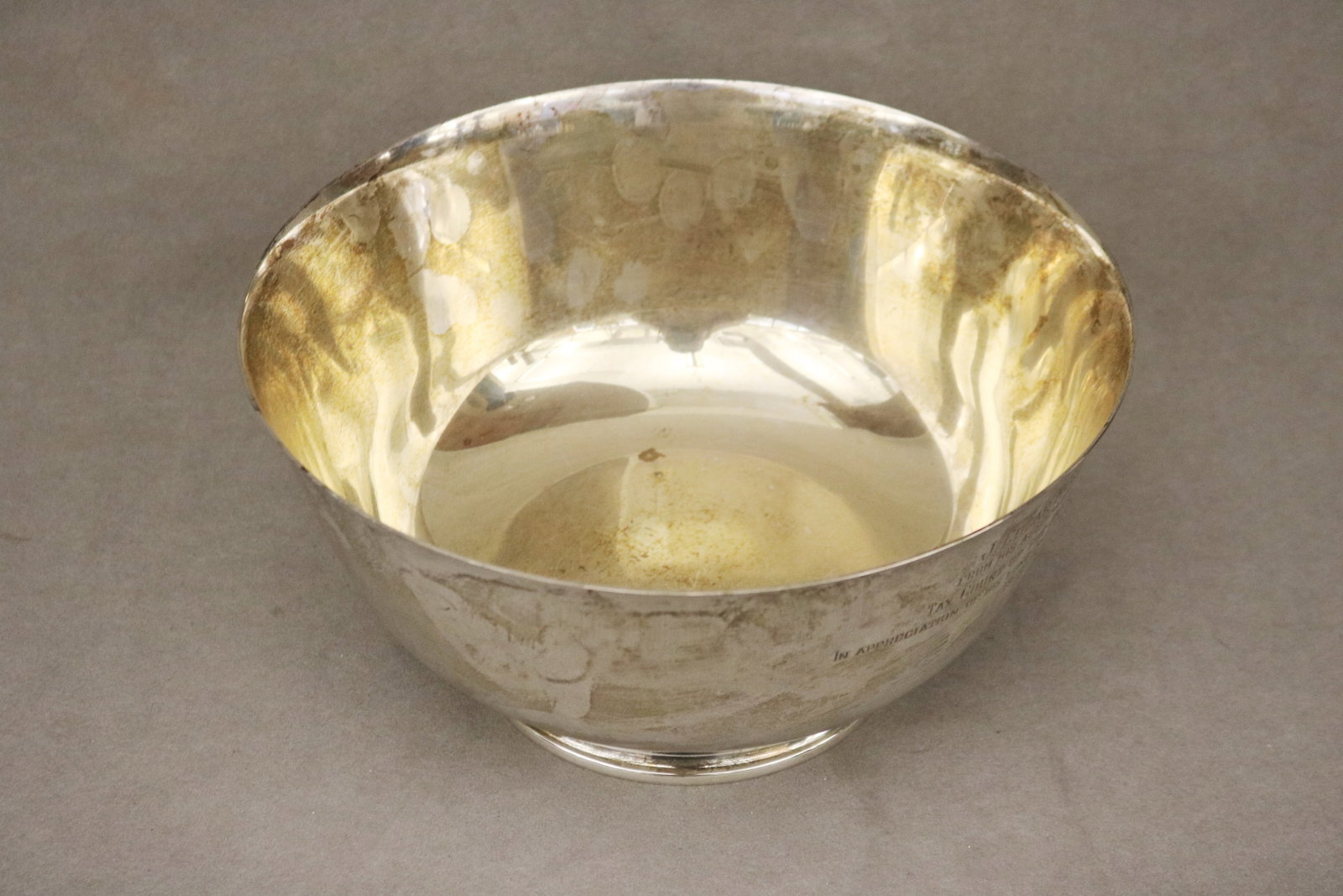 REVER-STYLE STERLING SILVER FOOTED CIRCULAR BOWL - H: 5 in. D: 10 1/8 in. Wt. 27.8 troy oz.. (1 of 9)