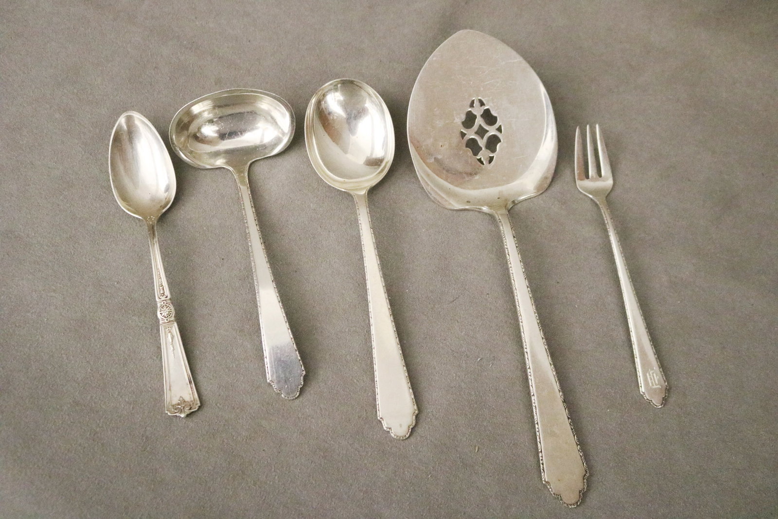 TWO PARTIAL SERVICES STERLING SILVER FLATWARE - Wt. 32.2 troy oz.. - 2