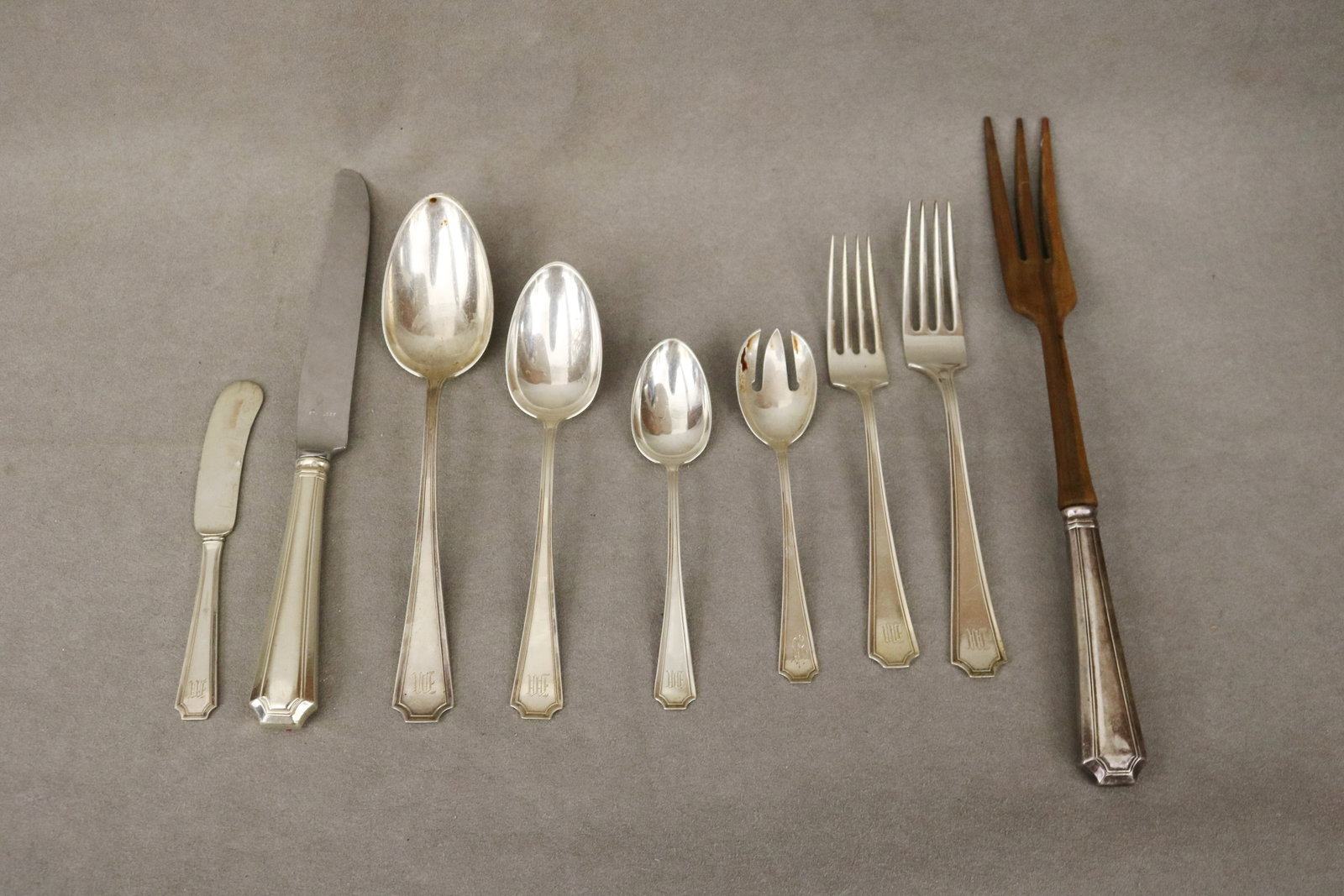 158-PIECE SERVICE DURGIN CO. (GORHAM CO.) "FAIRFAX" PATTERN STERLING SILVER FLATWARE. - Wt.: 146 (1 of 5)