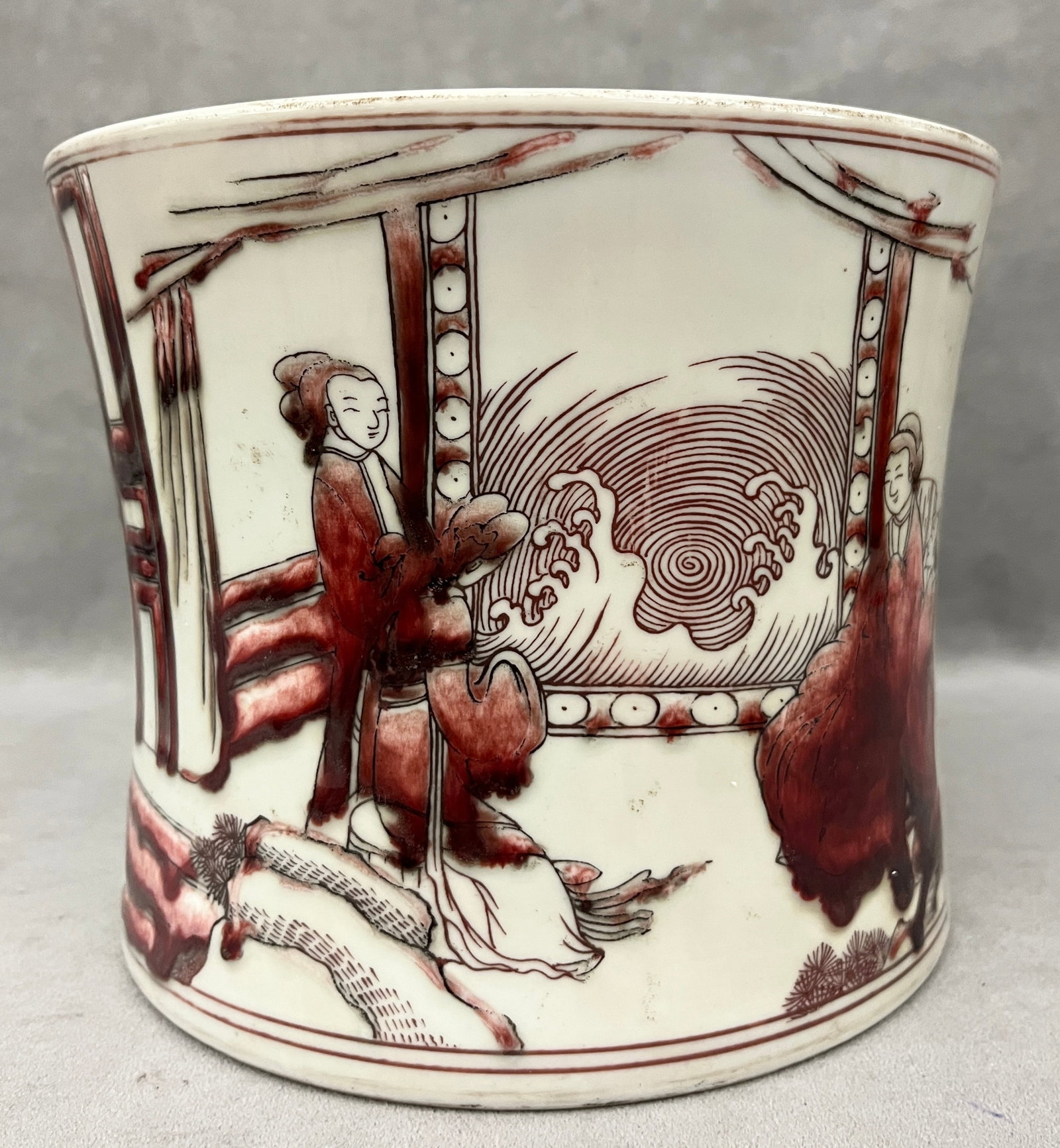 CHINESE PORCELAIN BRUSHWASHER WITH RUST COLOR FIGURAL DECORATION - H: 6 1/4 in.. (1 of 6)