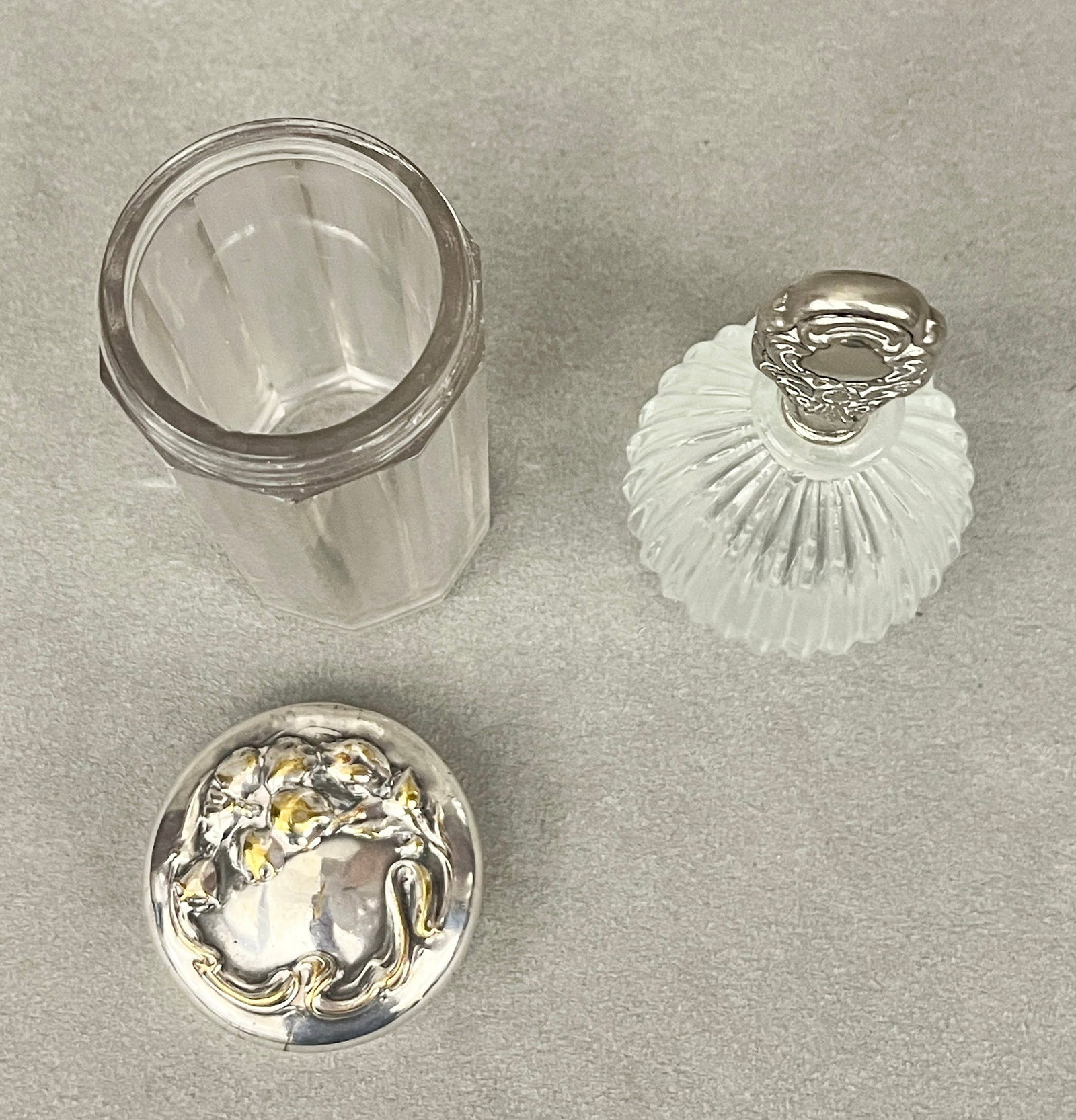 SIX ASSORTED SILVER AND SILVER-PLATED VANITY ITEMS - . - 10