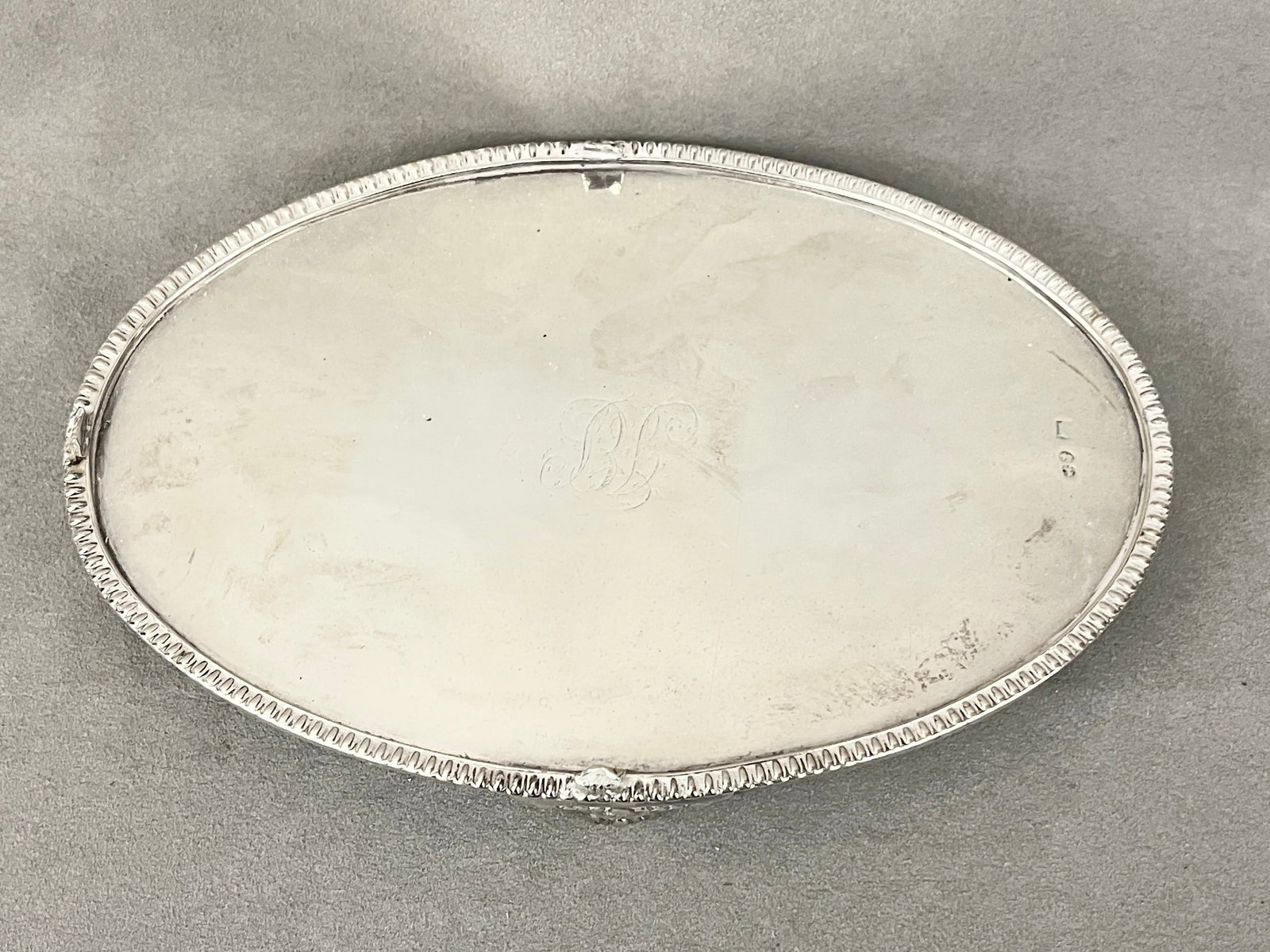 SIX ASSORTED SILVER AND SILVER-PLATED VANITY ITEMS - . - 6