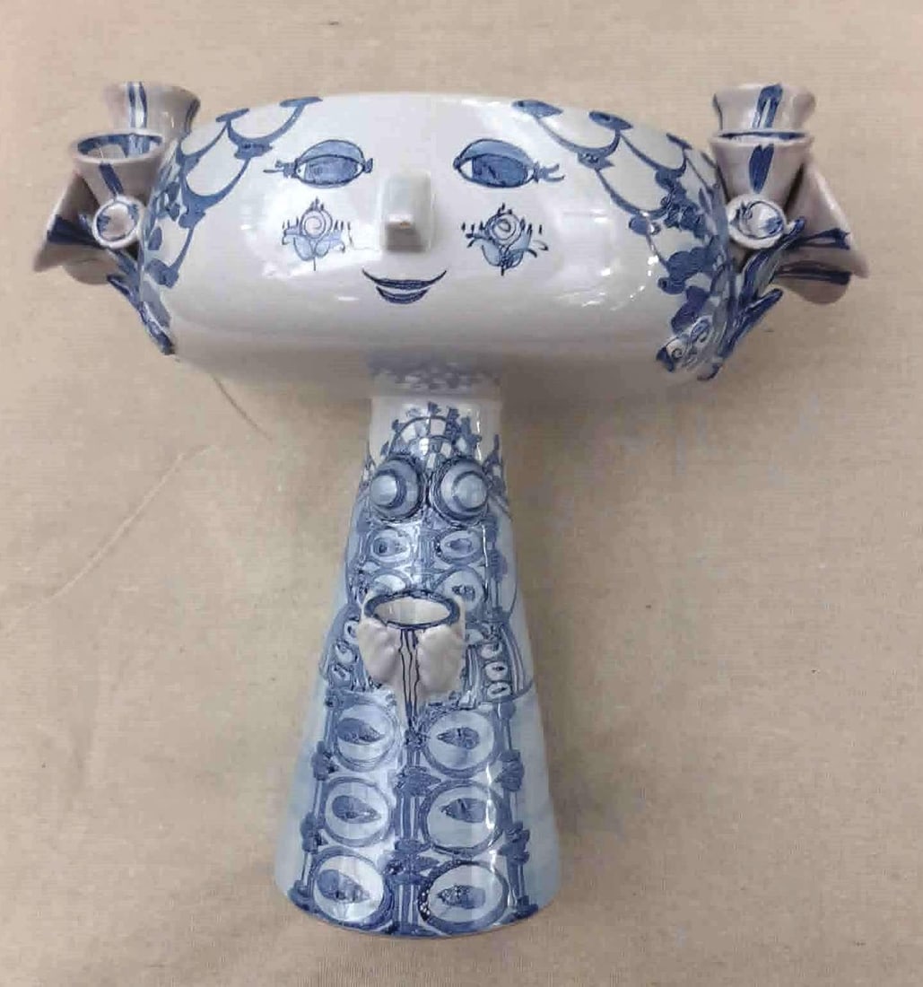 SIGNED BJORN WINBLAD PORCELAIN BLUE AND WHITE CENTERPIECE/FLOWER HOLDER - H: 13 in..
