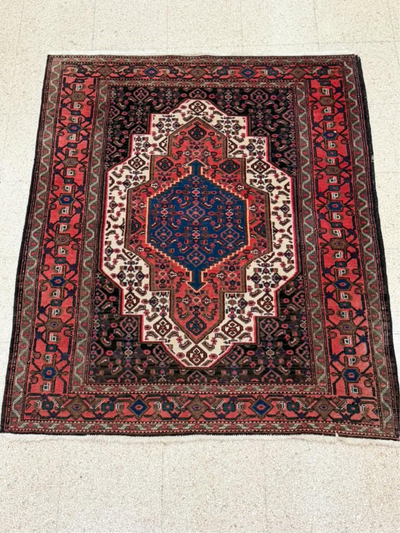 PERSIAN SENNEH RUG - App. 4 ft. 2 in. x 4 ft. 9 in.. (1 of 15)