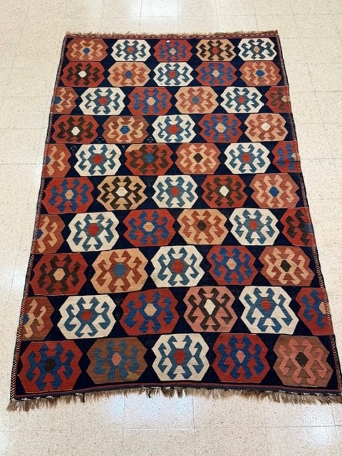 KILIM RUG - App. 5 ft. x 8 ft. 7 in.. (1 of 9)