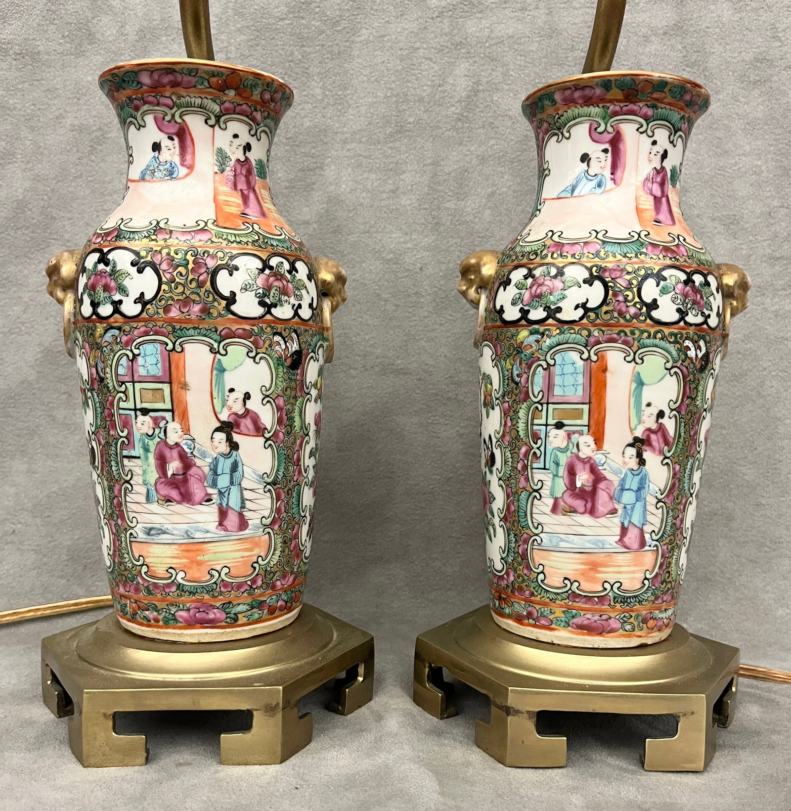 PAIR CHINESE ROSE MEDALLION PORCELAIN BALUSTER-FORM VASES MOUNTED AS TABLE LAMPS - H: 7 5/8 in.. (1 of 10)