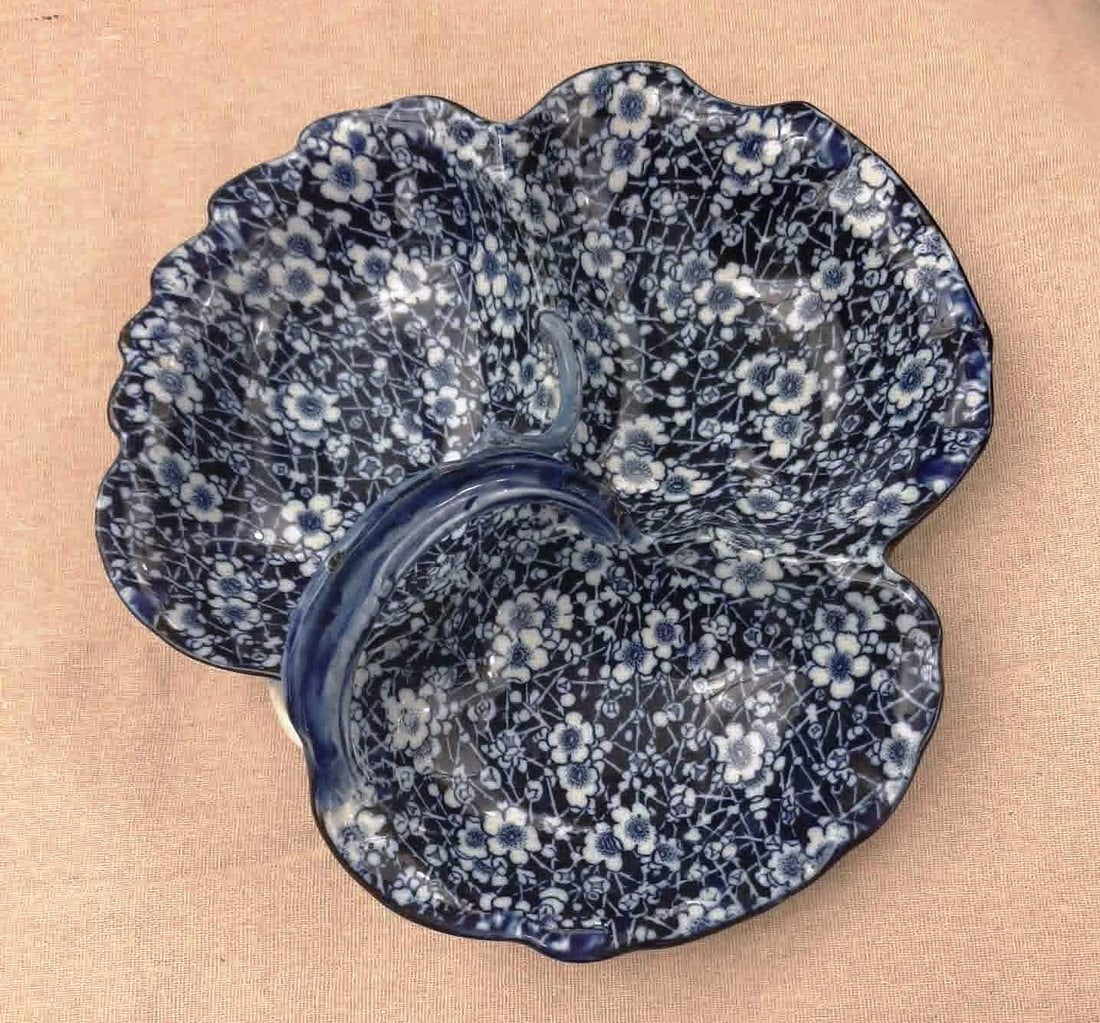 ROYAL DOULTON BLUE AND WHITE "CALICO" TRI-COMPARTMENT ASYMMETRICAL DISH WITH LOOP HANDLE 19th