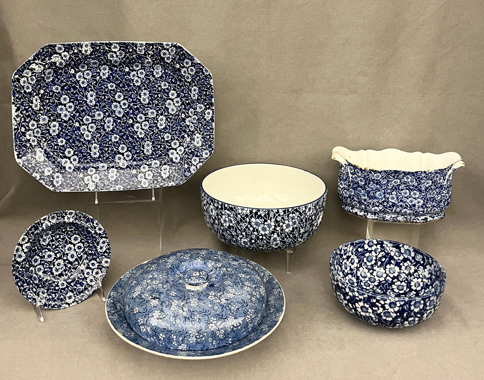 SIX PIECES ENGLISH BLUE AND WHITE "CALICO" DECORATED TABLEWARE - . (1 of 20)
