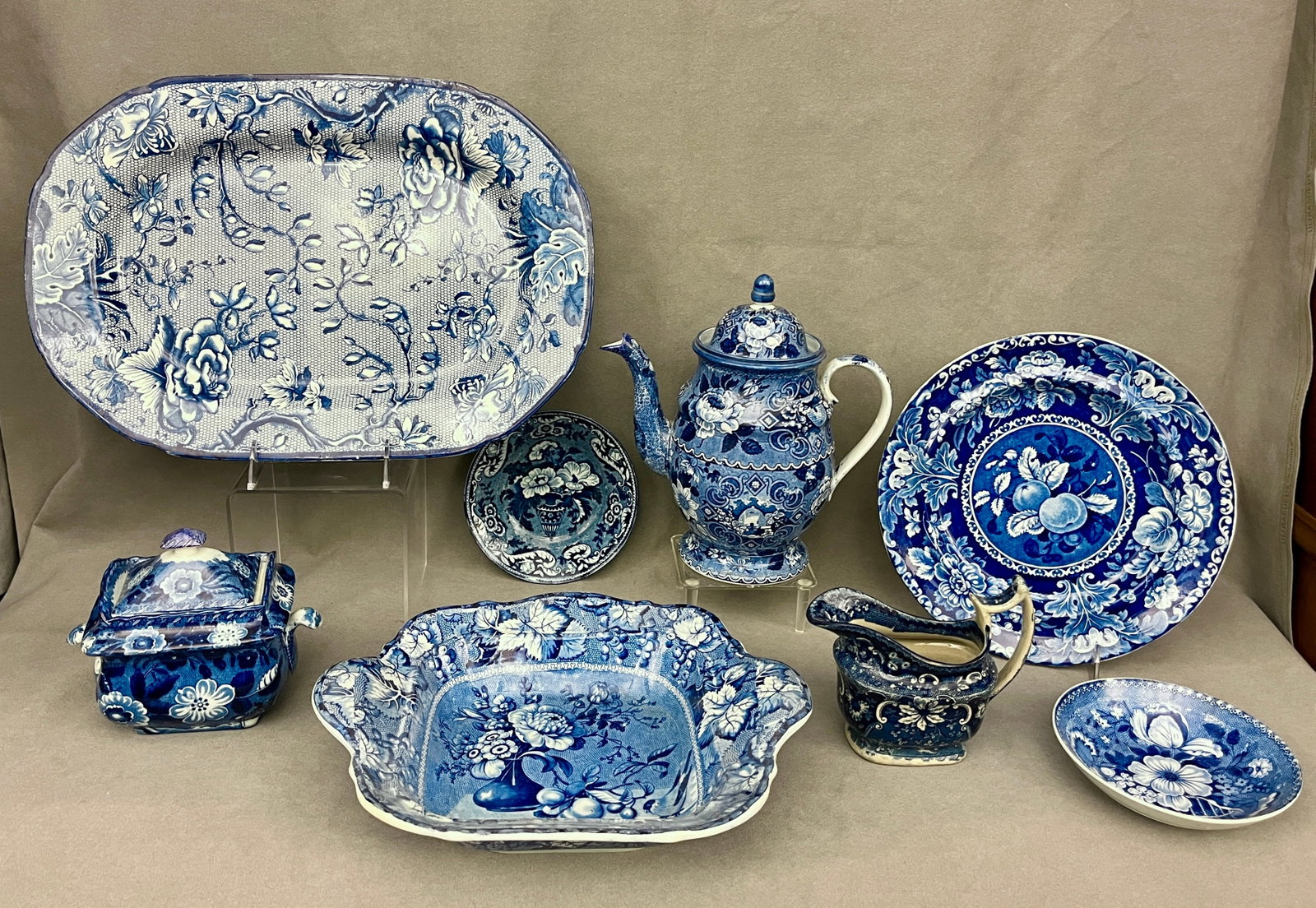 EIGHT PIECES BLUE AND WHITE STAFFORDSHIRE CHINA TRANSFER-PRINTED TABLEWARE 19th century - . (1 of 20)