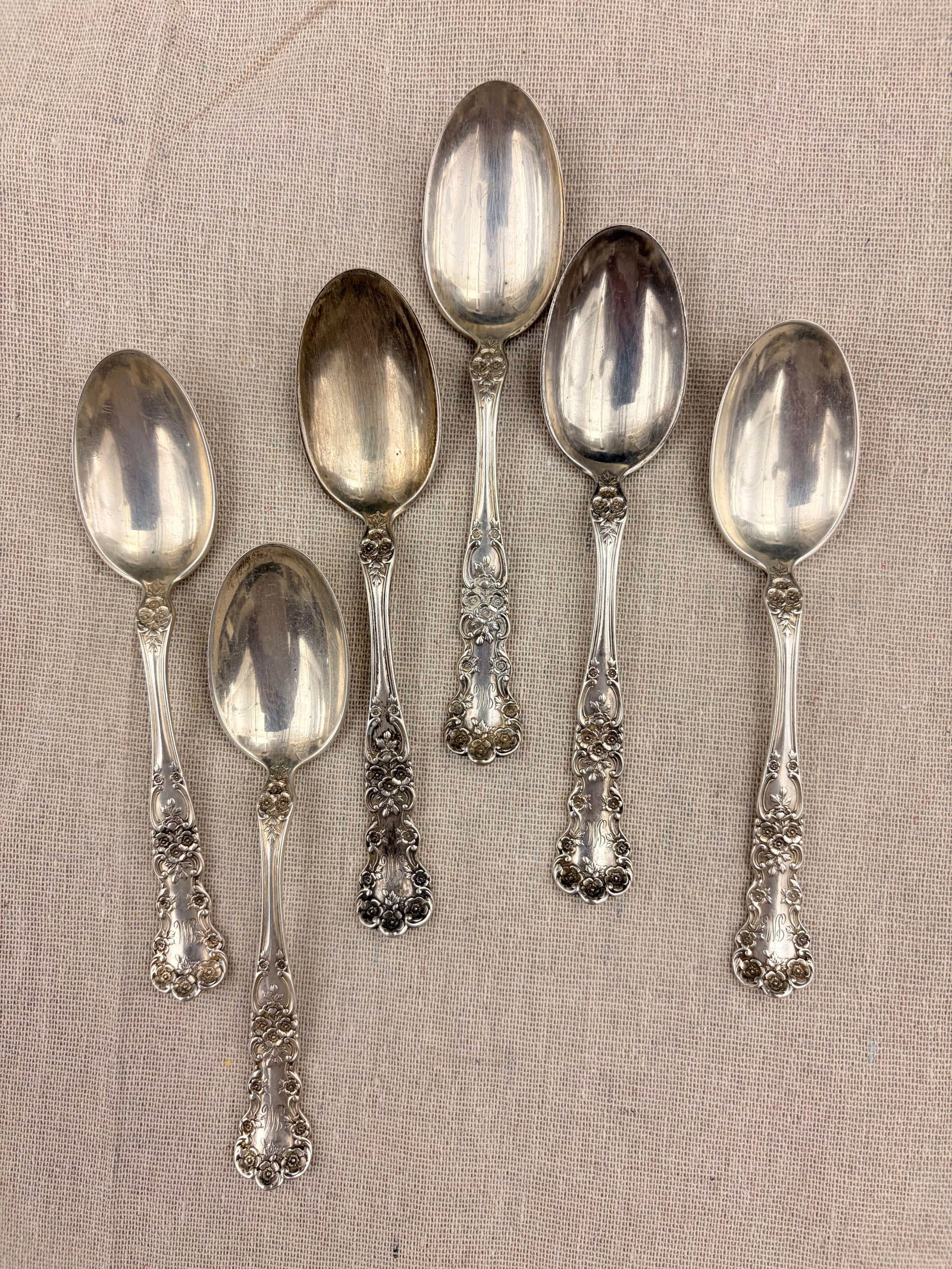 SIX GORHAM CO. "BUTTERCUP" PATTERN STERLING SILVER TEASPOONS - Wt. 6.2 troy oz.. (1 of 9)