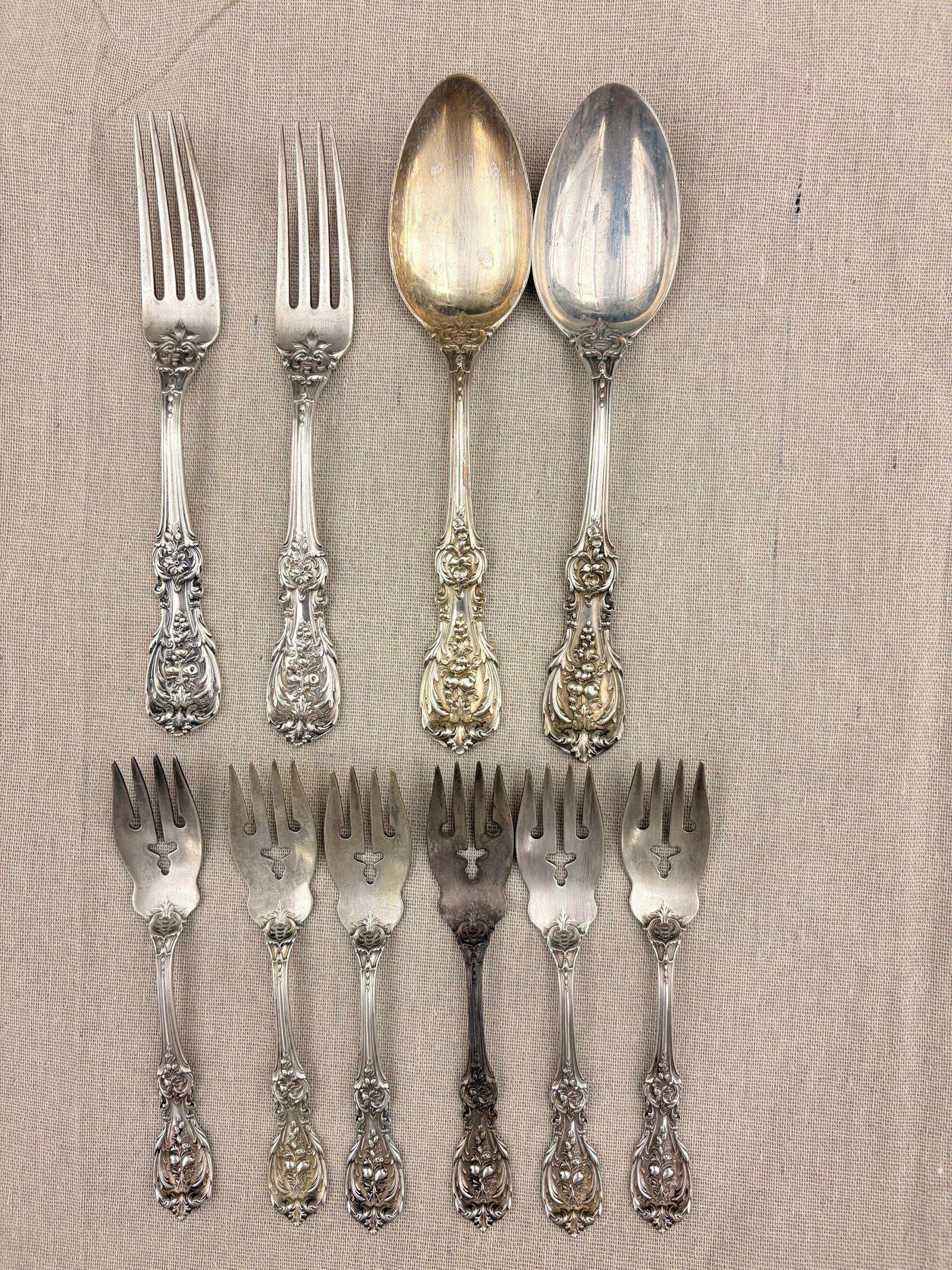 TEN PIECES REED & BARTON "FRANCIS I" PATTERN STERLING SILVER FLATWARE - Wt. 18.2 troy oz.. (1 of 15)