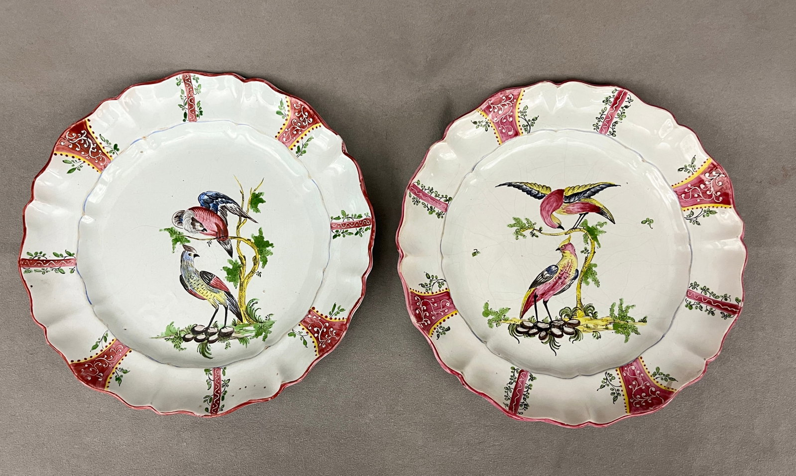 PAIR ITALIAN FAIENCE TYPE BIRD-DECORATED PLATES IN THE STYLE OF THE 18TH CENTURY - D: app. 10 in.. (1 of 8)