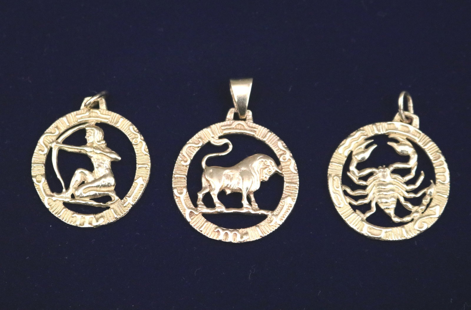 SET THREE 14K YELLOW GOLD ZODIAC MEDALLION CHARMS - D: 1". Wt: 10 dwt.. (1 of 7)