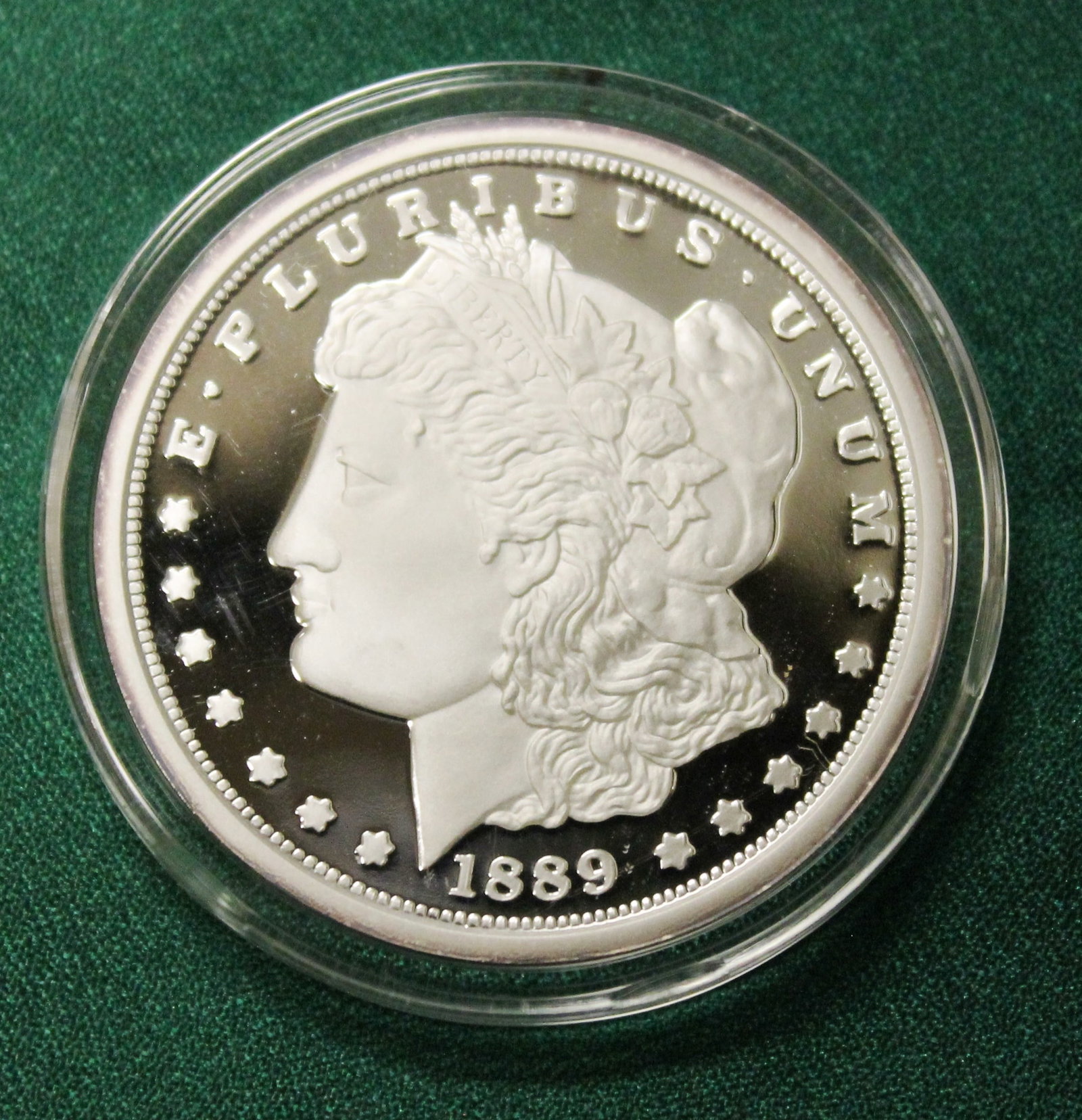 68 U.S MORGAN SILVER DOLLARS - . - 6