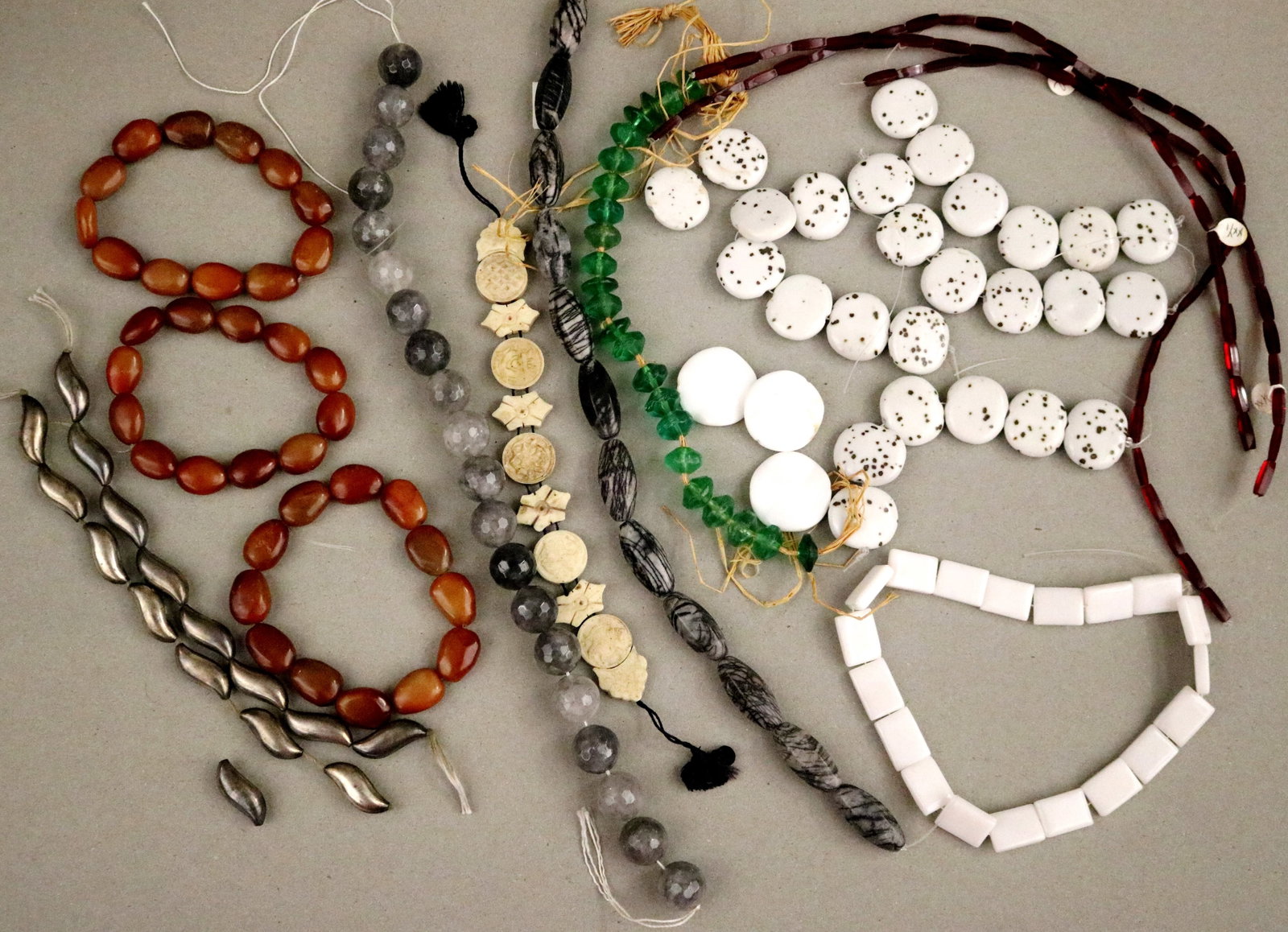 COLLECTION OF LOOSE BEADING STRANDS; JEWELRY MAKER'S STUDIO - . (1 of 7)