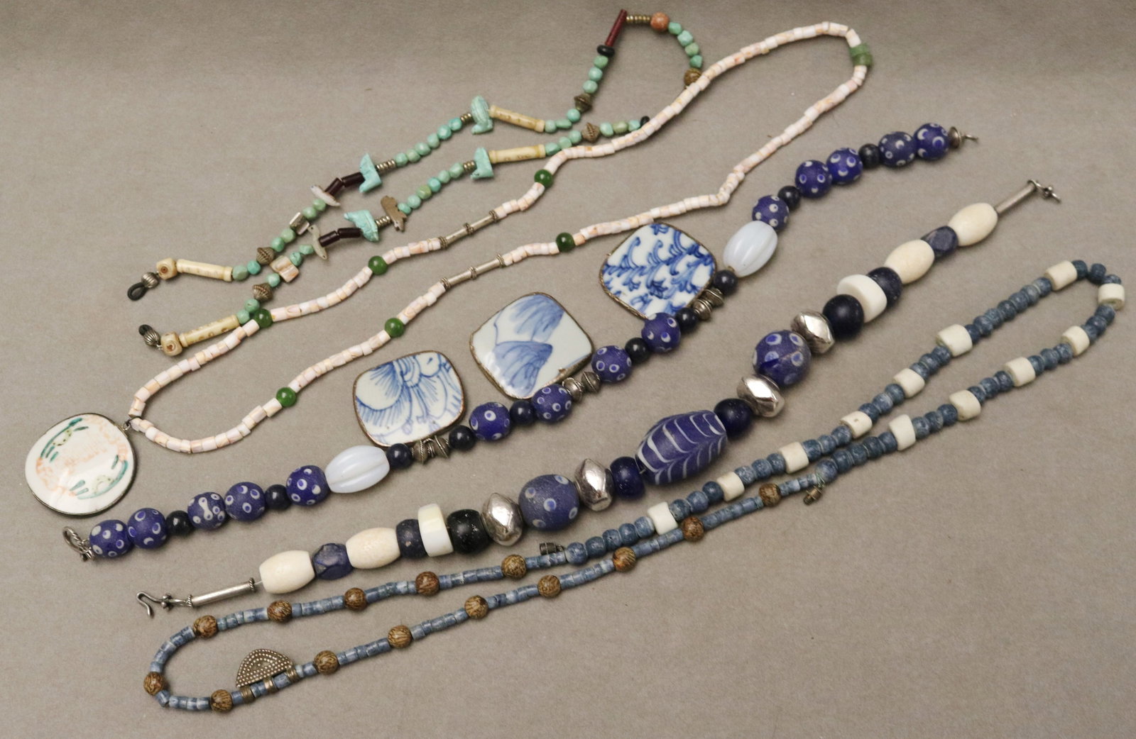 FIVE CONTEMPORARY ARTISAN-CRAFTED NECKLACES BY ROSALEE COHEN DAVISON - . (1 of 6)
