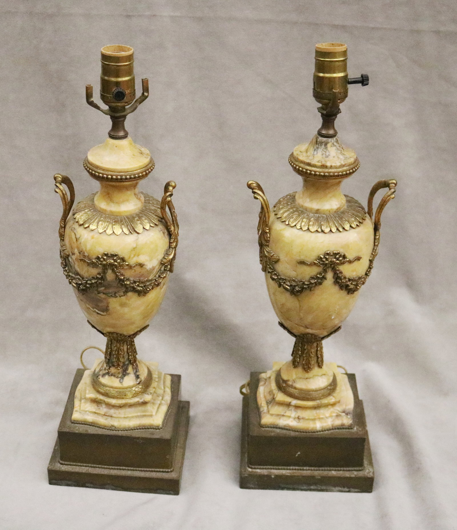 PAIR NEOCLASSICAL GILT-METAL MOUNTED MARBLE URN-FORM VASES MOUNTED AS TABLELAMPS 19th century - H: (1 of 7)