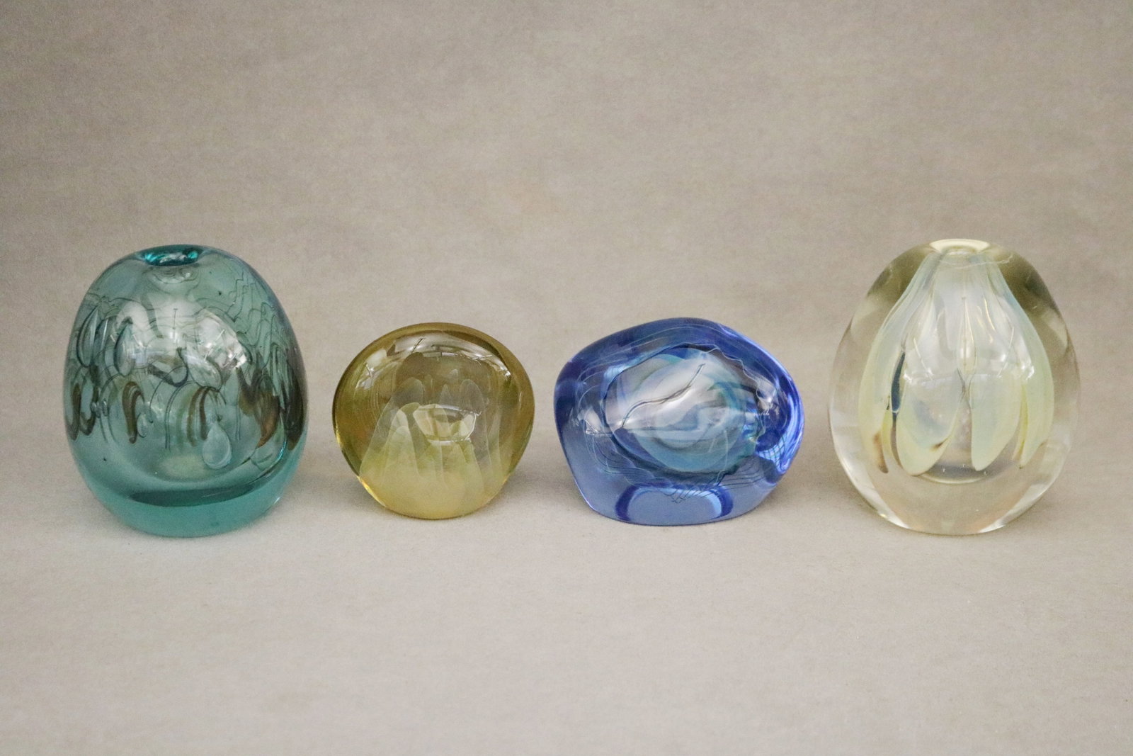 TWO CONTEMPORARY ASYMMETRICAL ART GLASS PAPERWEIGHTS AND TWO OVOID VASES - Taller vase, H: 4 3/4 (1 of 5)