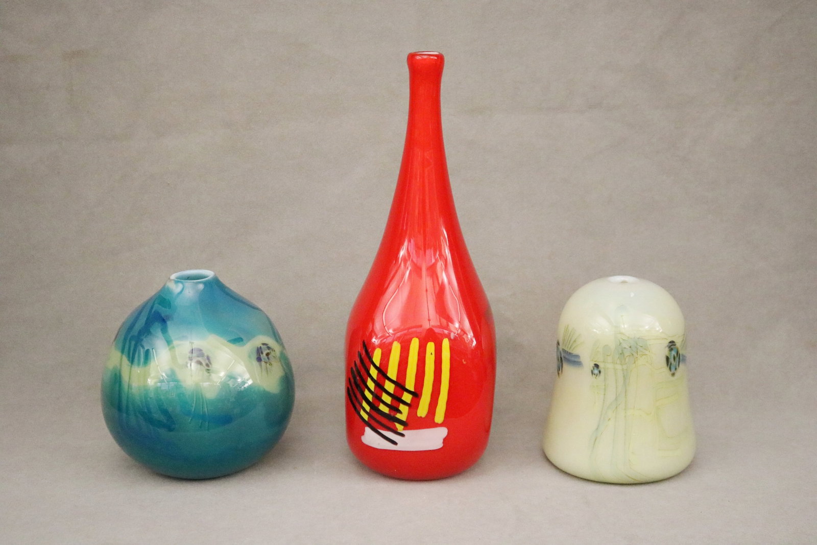 THREE CONTEMPORARY ART GLASS VASES - . (1 of 4)