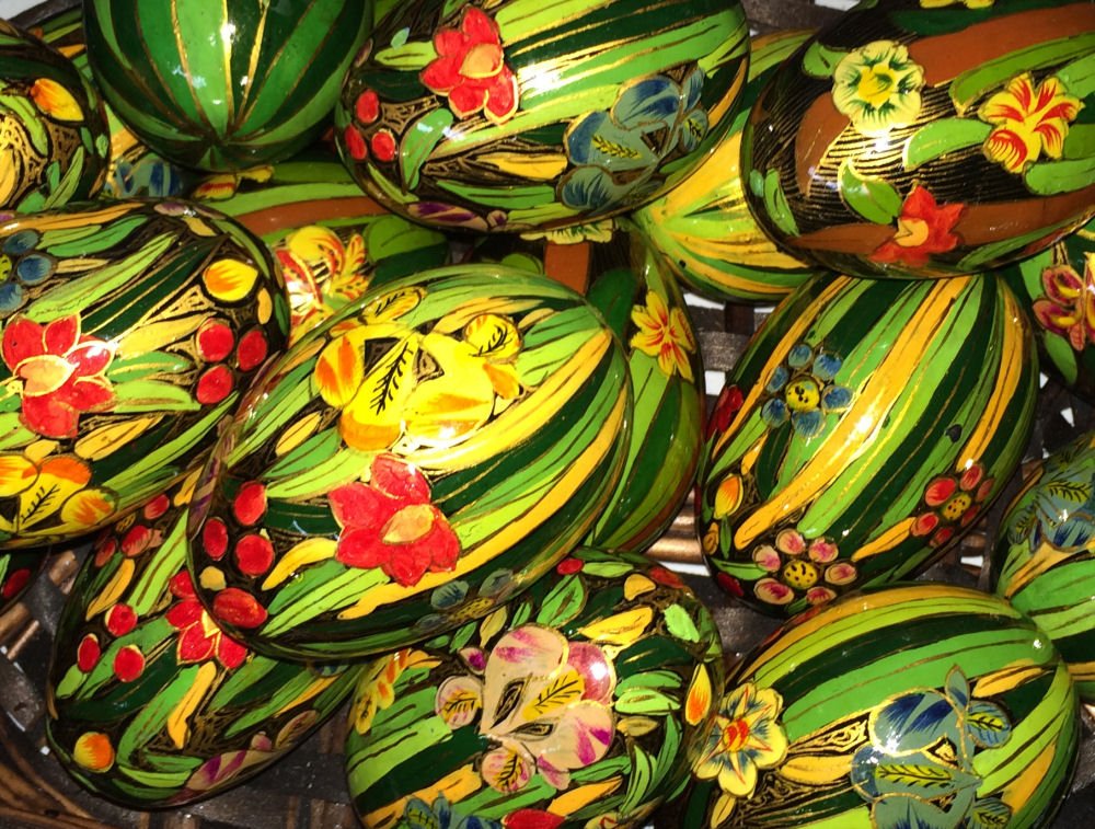 Lot/18 Pysanky Handpainted Wooden Eggs (1 of 3)