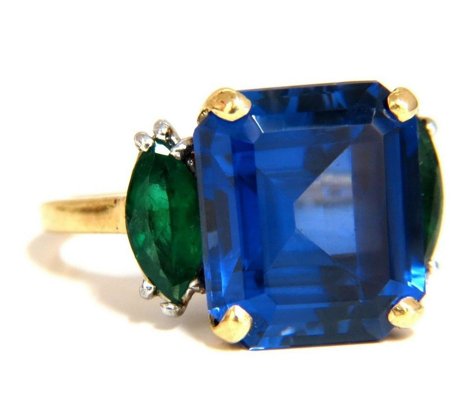 11.52ct Lab Sapphire Natural Emerald Ring 18kt. (1 of 4)