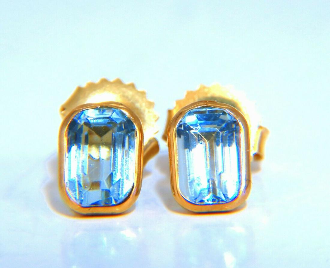 2ct Natural Light Blue Topaz stud earrings 14kt (1 of 3)