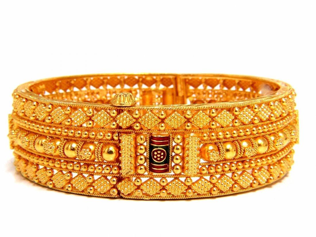 22kt. yellow gold vintage beaded hinged bangle bracelet (1 of 10)