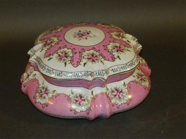 Limoges Dresser Jar: Size : 5" H x 10" W