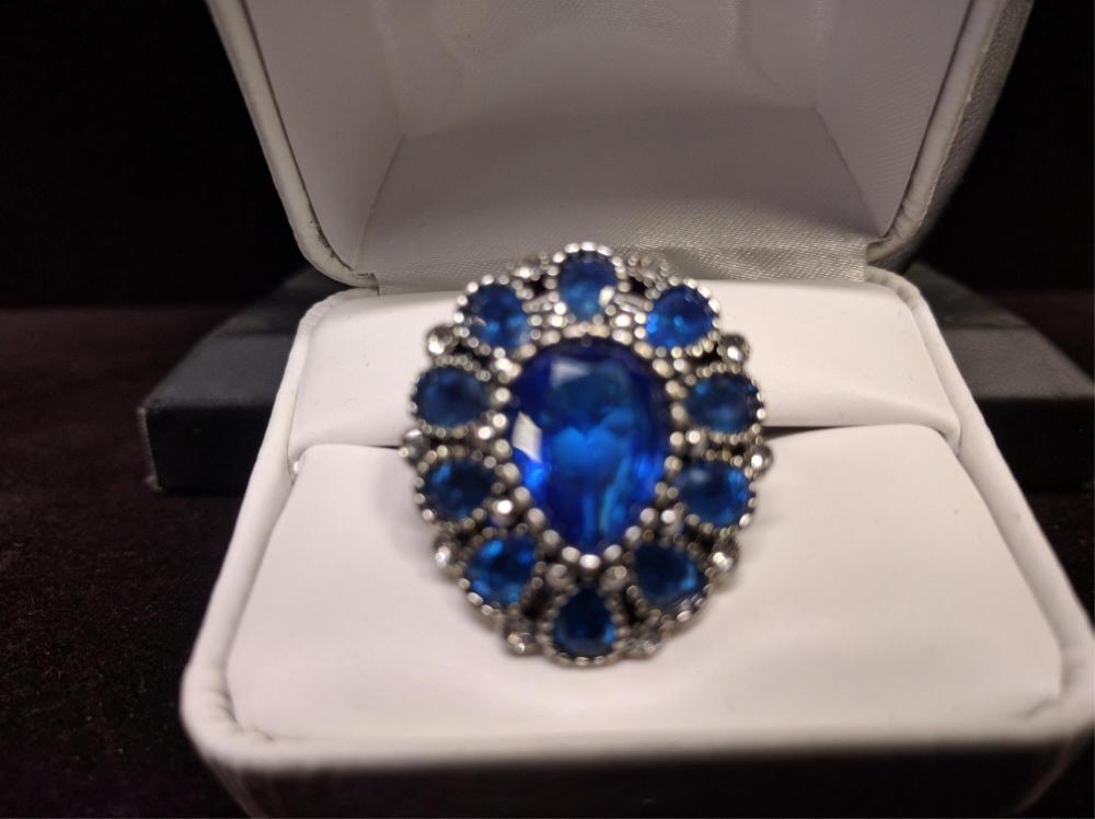 9.12 Ct. Sapphire estate ring: 9.12 Ct. Sapphire estate ring size 6 1/2