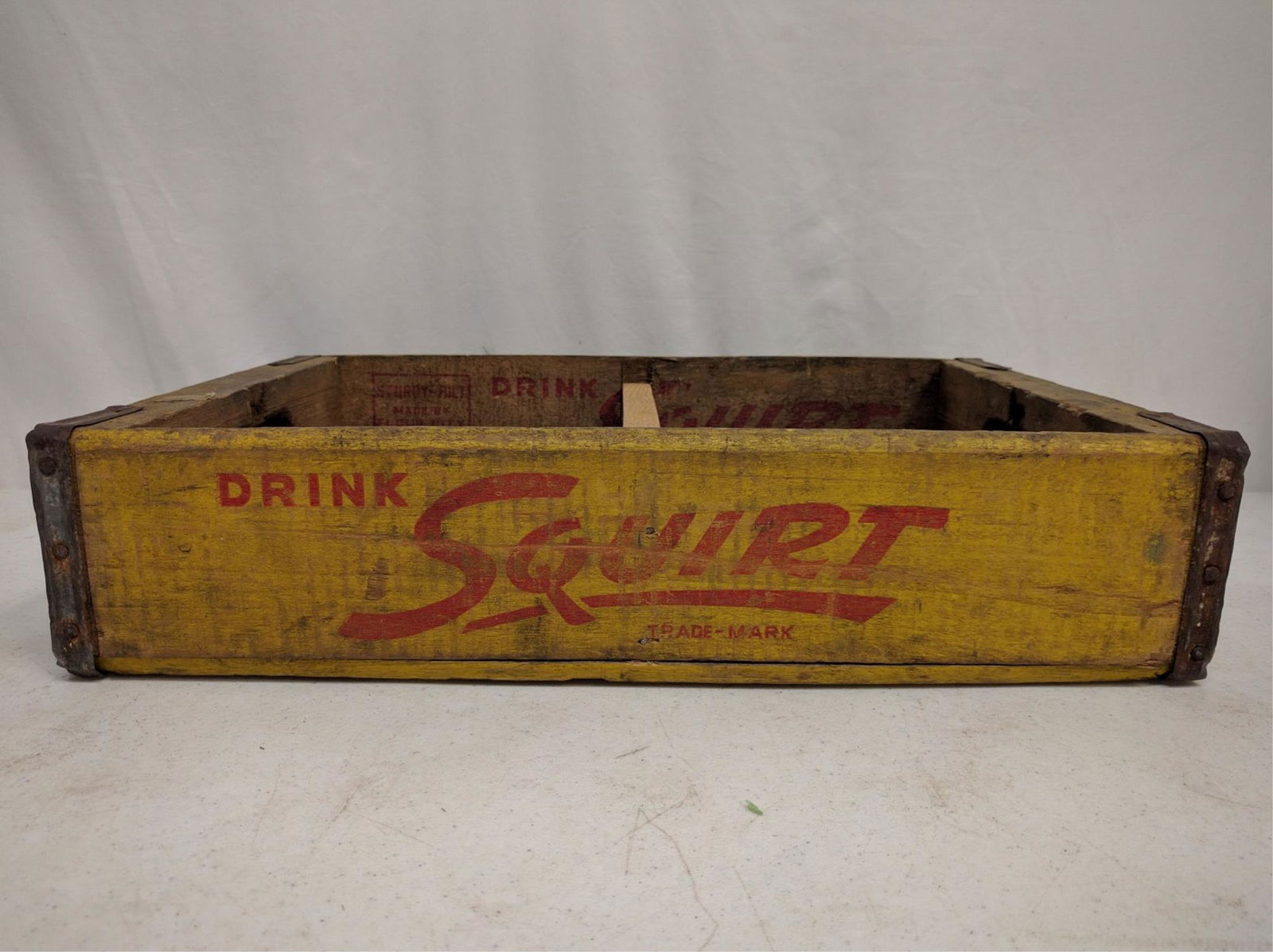 Vintage Drink Squirt 6 pk case carrier: Vintage Drink Squirt 6 pk case carrier wood good condition 18 1/2" L x 12" w x 4 1/2" T