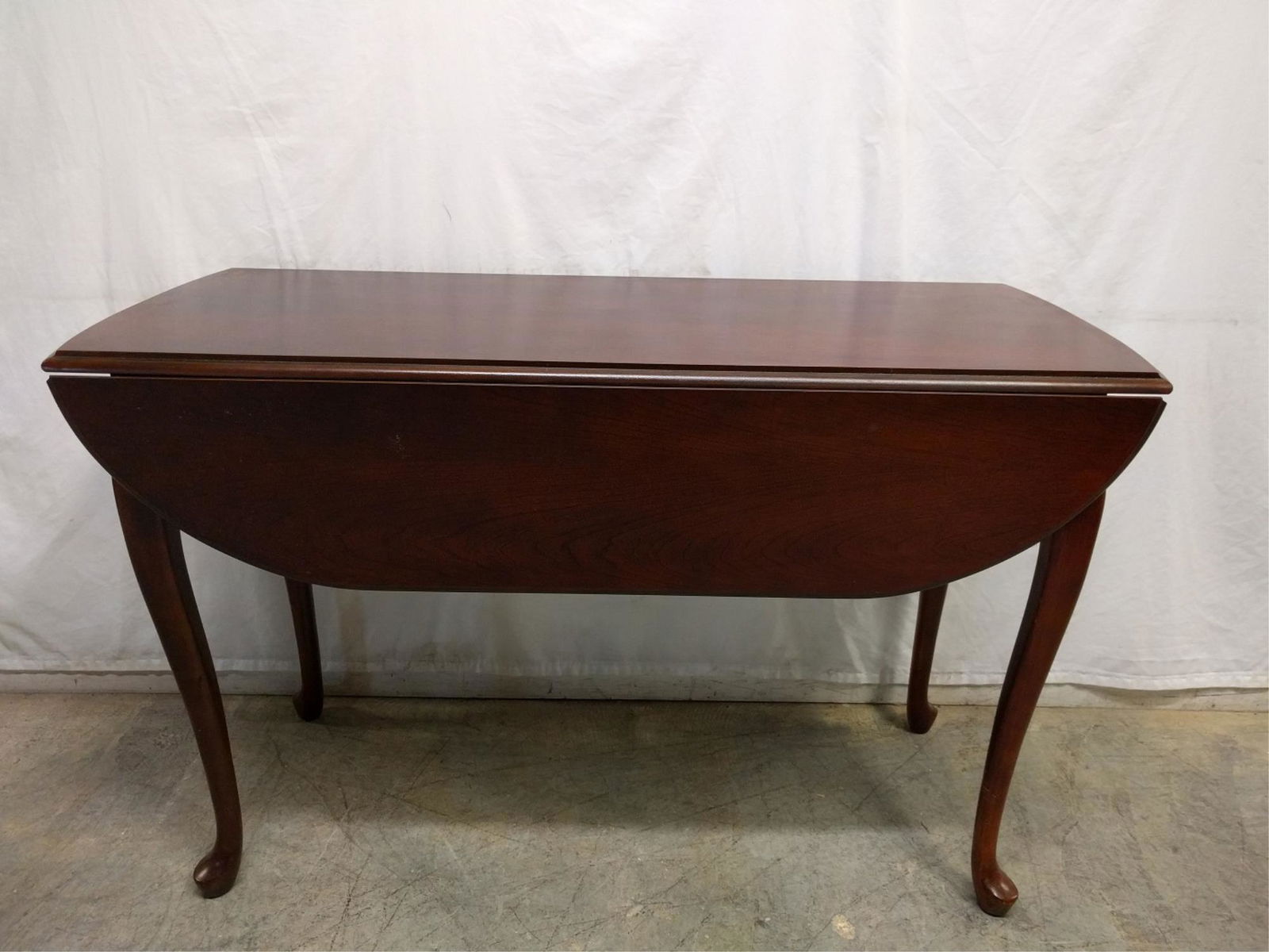 Vintage Mahogany drop leaf table: Vintage Mahogany drop leaf table Queen Ann Fet good condition 46" L x 37 1/2" W x 29 1/2" T