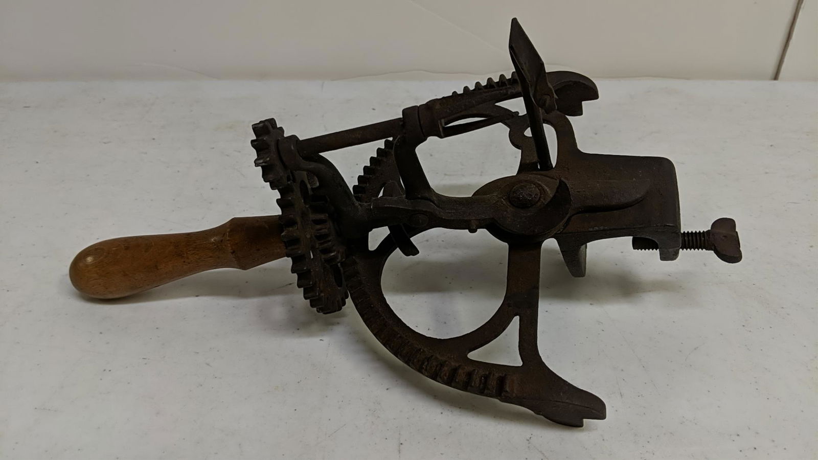 Antique Apple Peeler corer Nov 21, 2020 Heritage Antiques & Auction