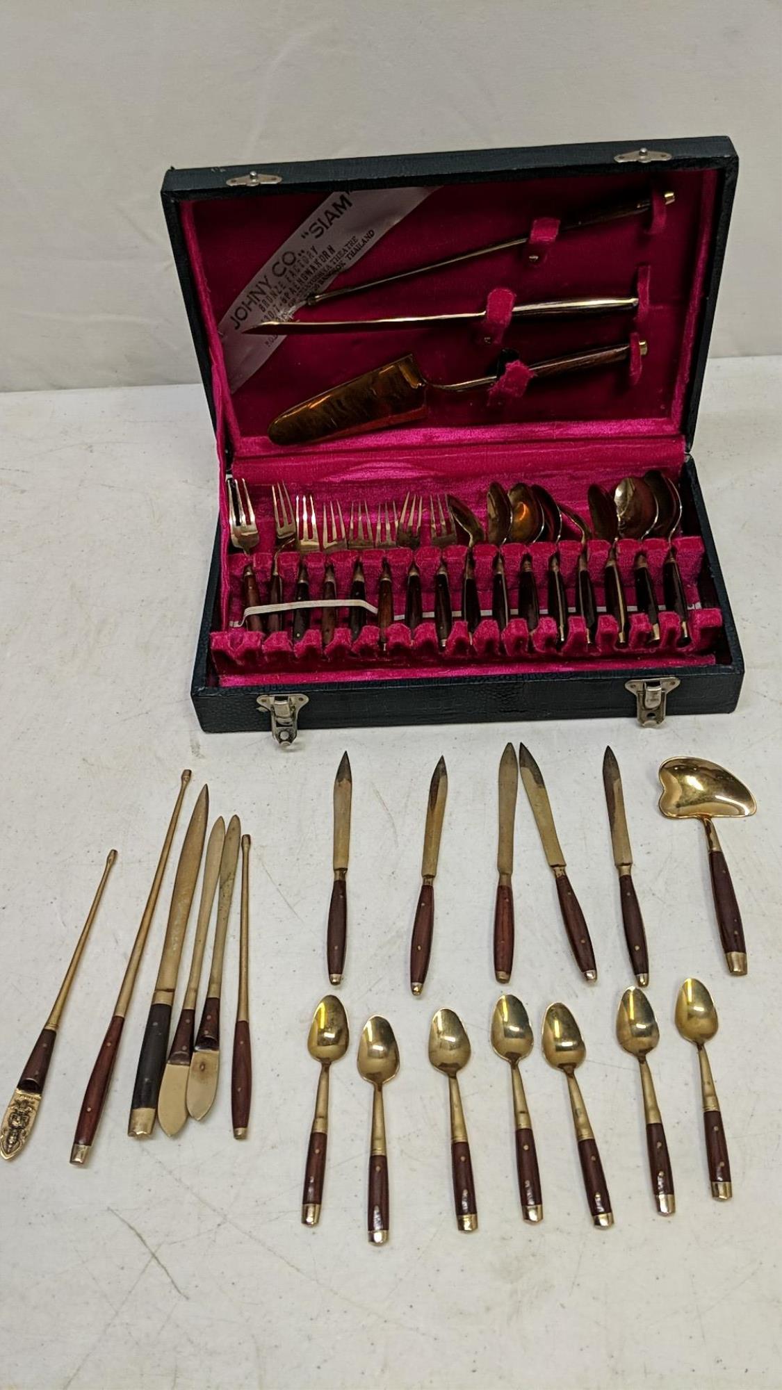 38 pieces Johny Co., Siam bronze hors d'erves set: original case