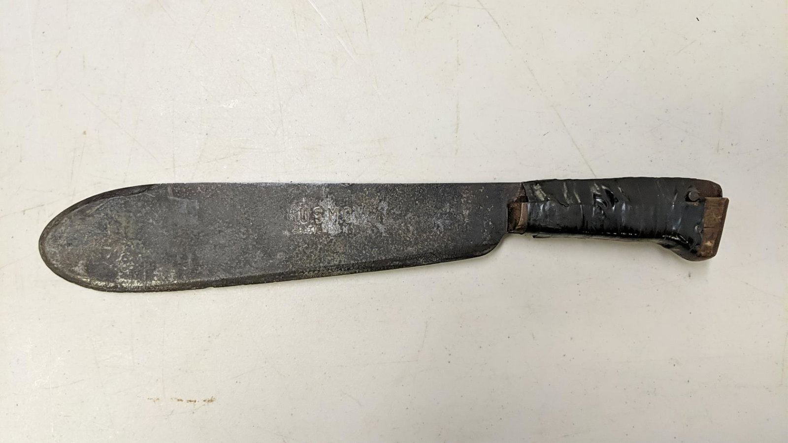 USMC Chatillon, N. Y. Bolo machete: handle has piece missing on sides