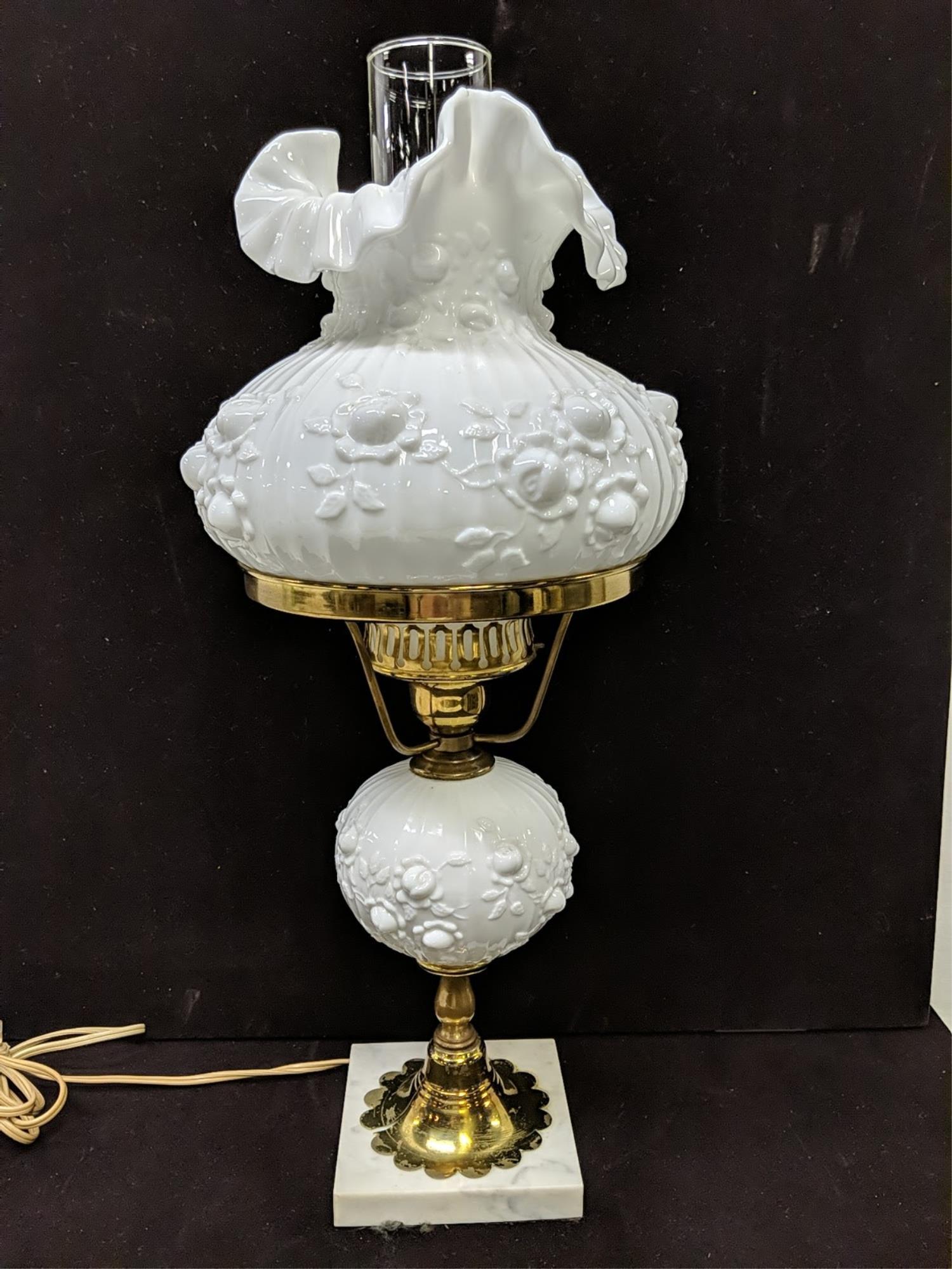 Fenton Hurrican Cabbage Rose Vintage Lamp (1 of 3)