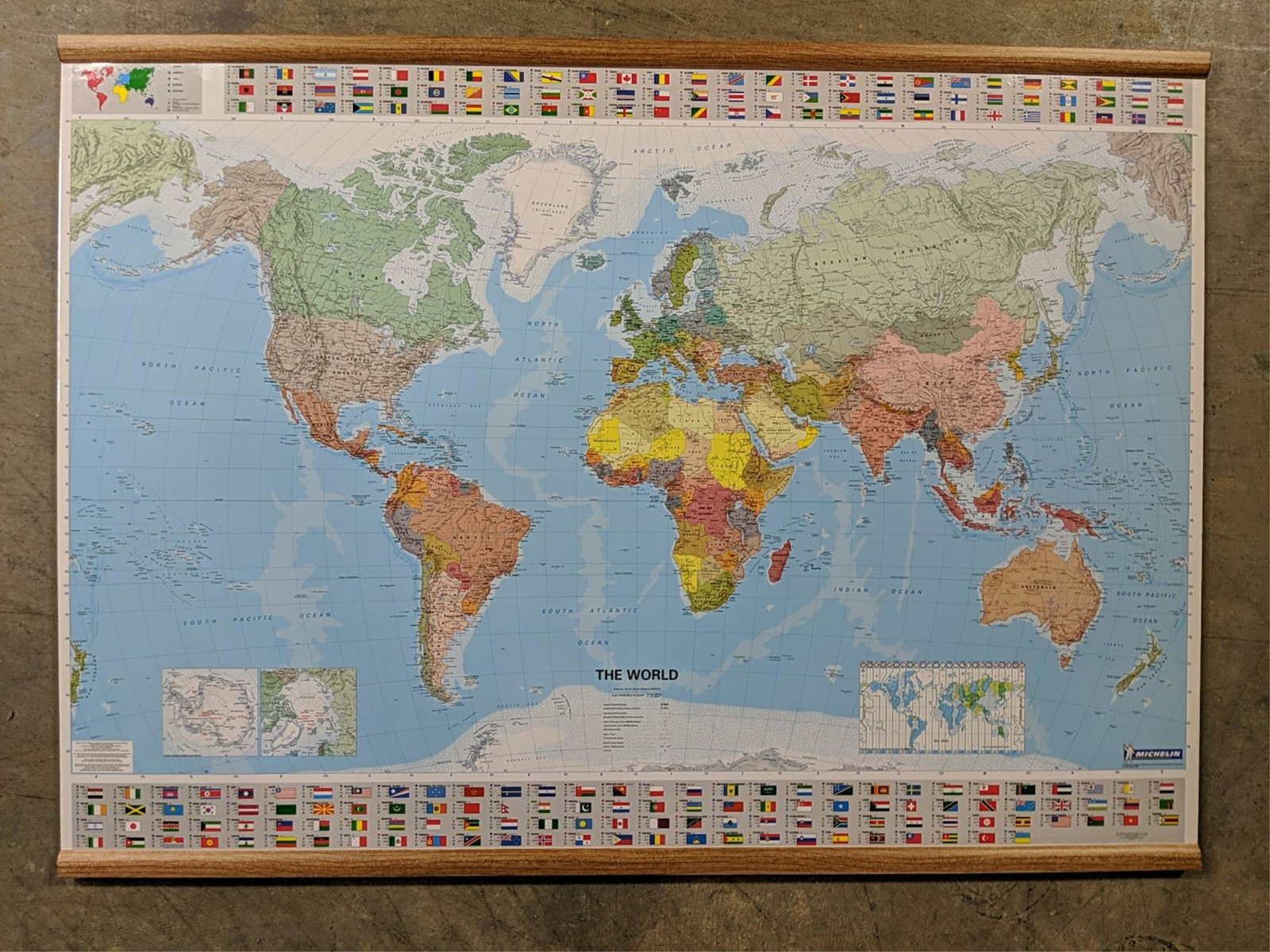 large Color map of world with flags of all Nations: By Michelin 207 Strong plastic shield covering, Ready to hang marked Edition VI 2008