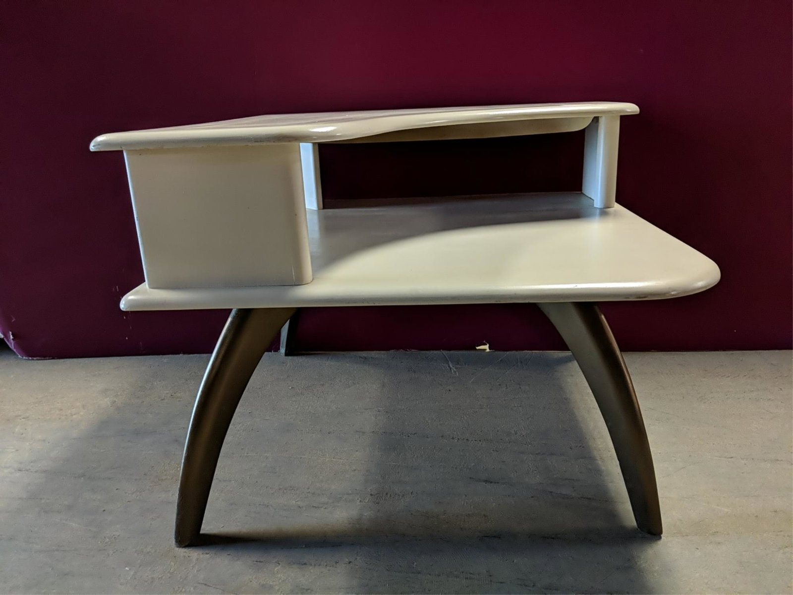 Heywood Wakefield mid century corner end table (1 of 3)