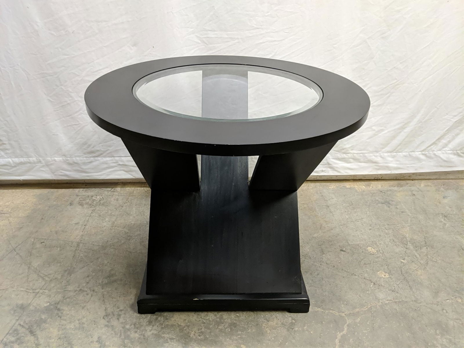 Orbe Contemporary occasional table (1 of 3)