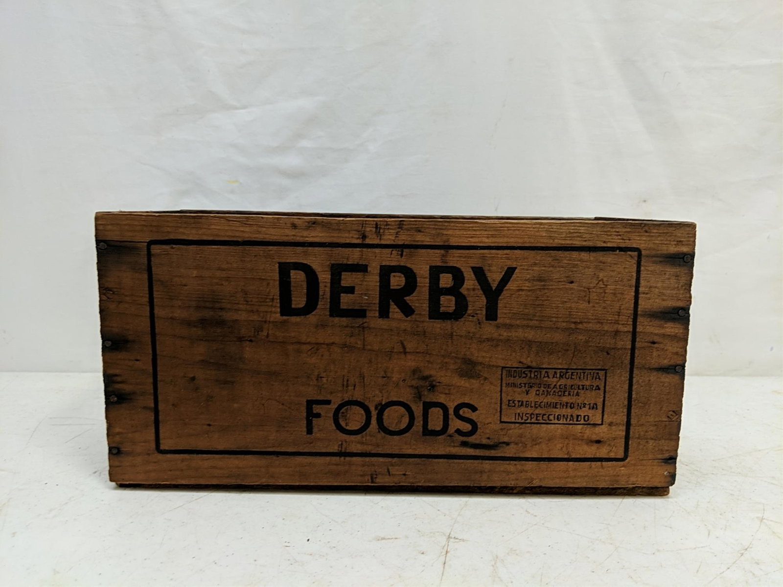 Derby Foods wood Corned Beef Box: 15 3/8" x 7" x 7 12/2" T