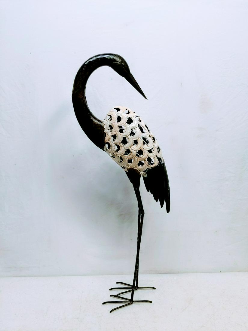 metal yard art crane (1 of 3)