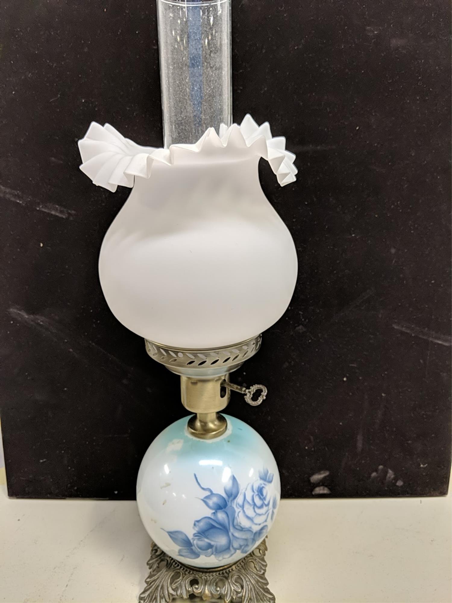 Gone with the Wind style lamp: white with blue 21 1/2" T