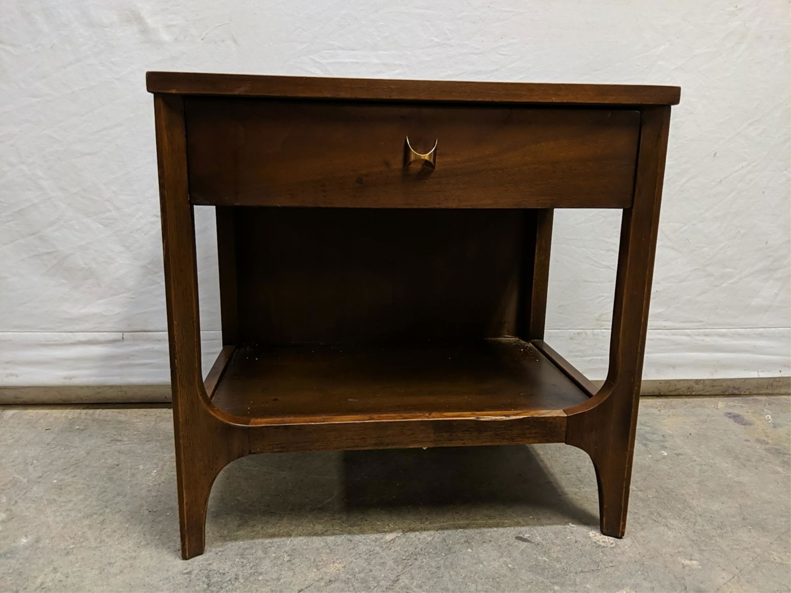 mid century modern Broyhill Brasillia nightstand (1 of 3)