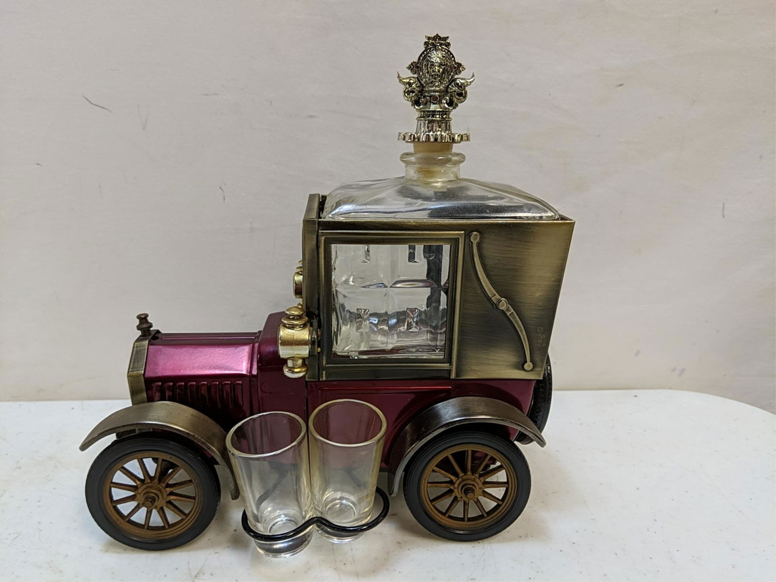 Japan 1918 Ford musical box decanter (1 of 2)