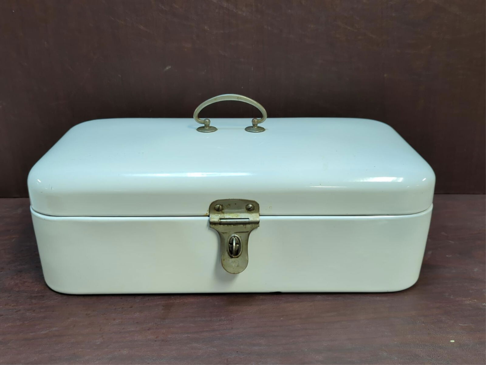 White enamel storage box with hinged lid (1 of 3)